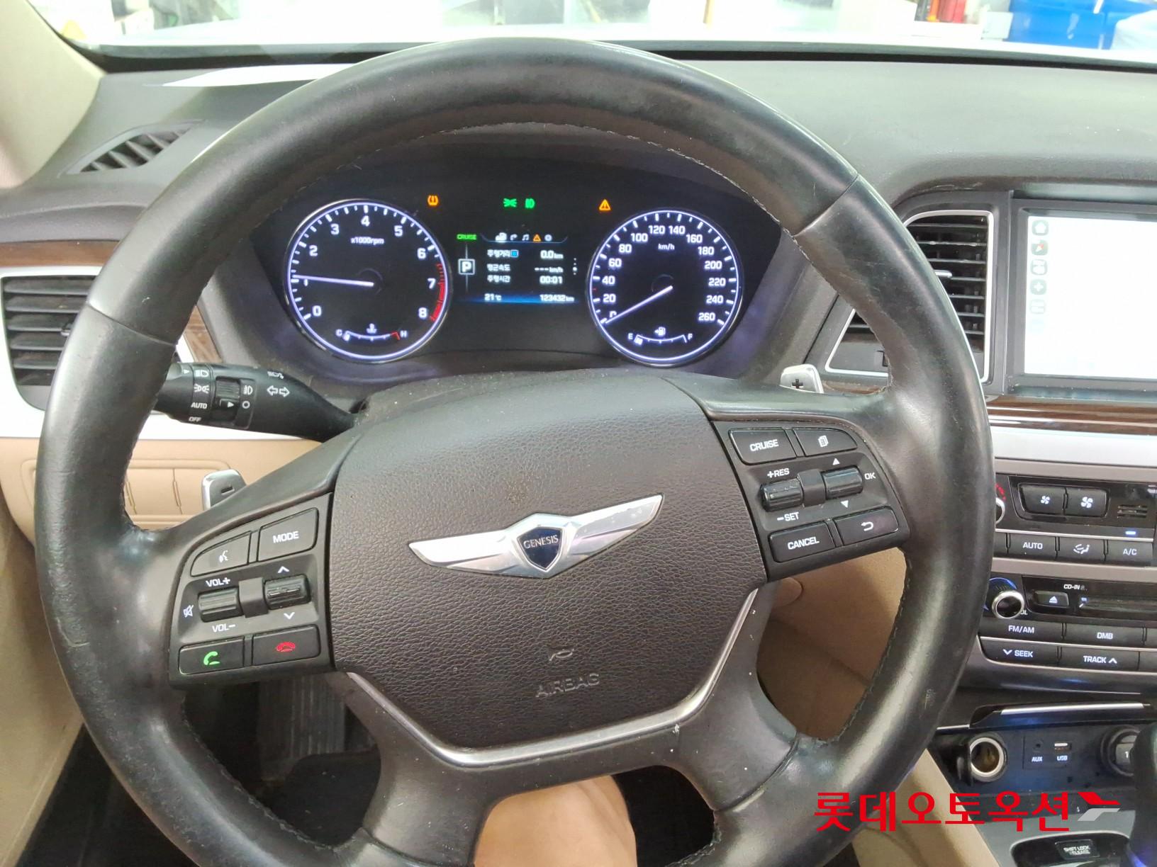 جينيسيس G330 2015 MODERN