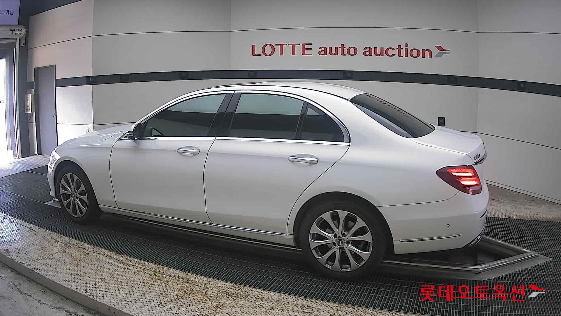 مرسيدس بنز E300 2020 4M إكسكلوسيف