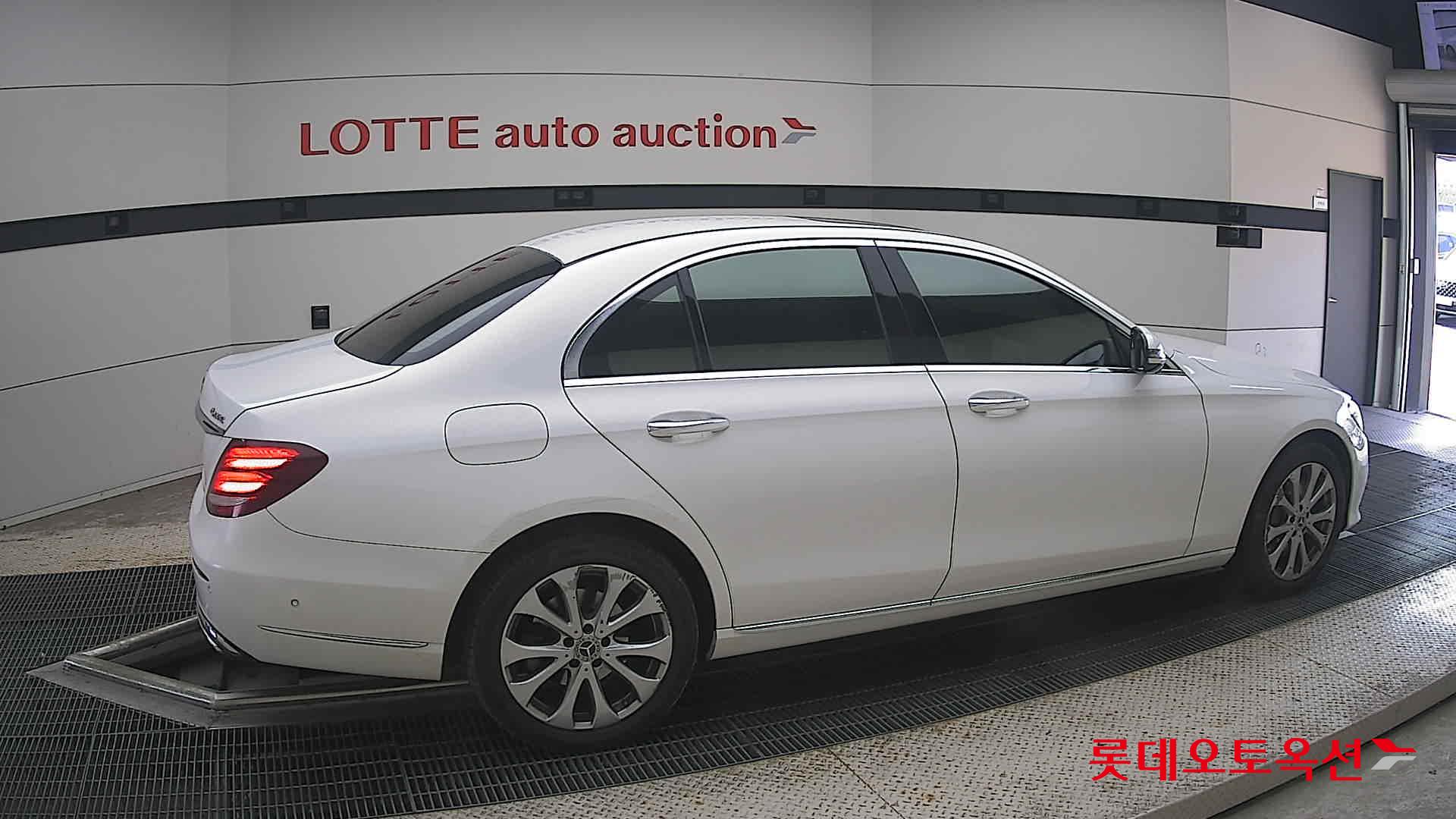 مرسيدس بنز E300 2020 4M إكسكلوسيف