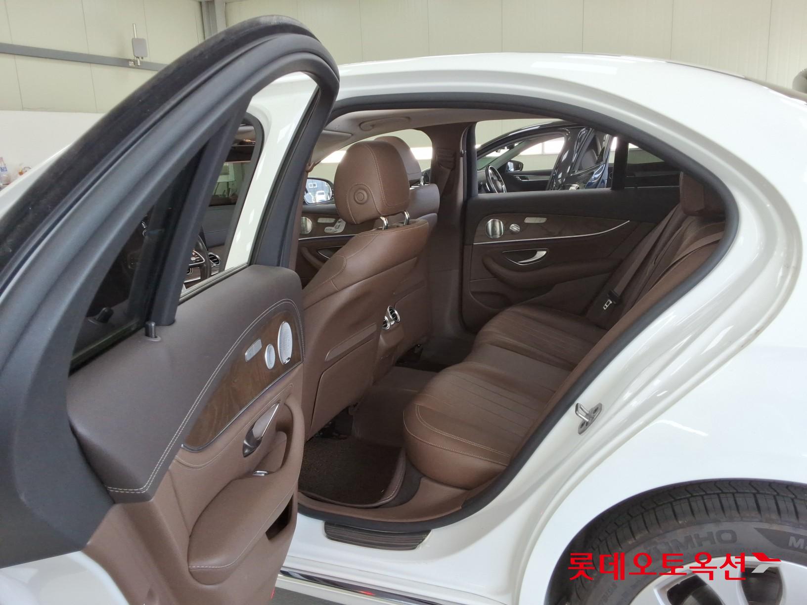 مرسيدس بنز E300 2020 4M إكسكلوسيف