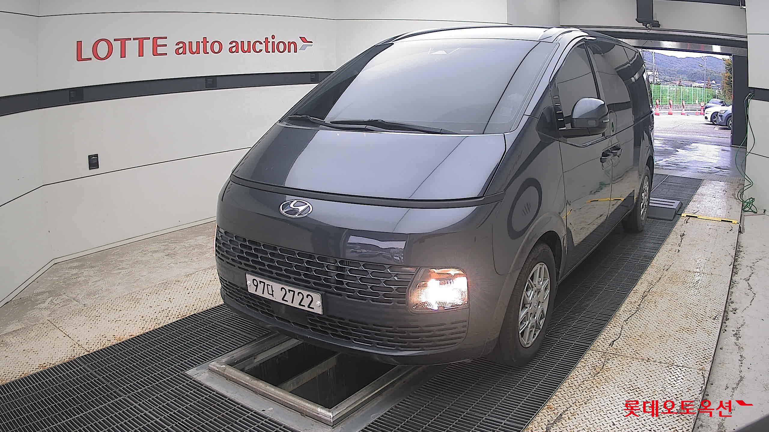 Hyundai Staria