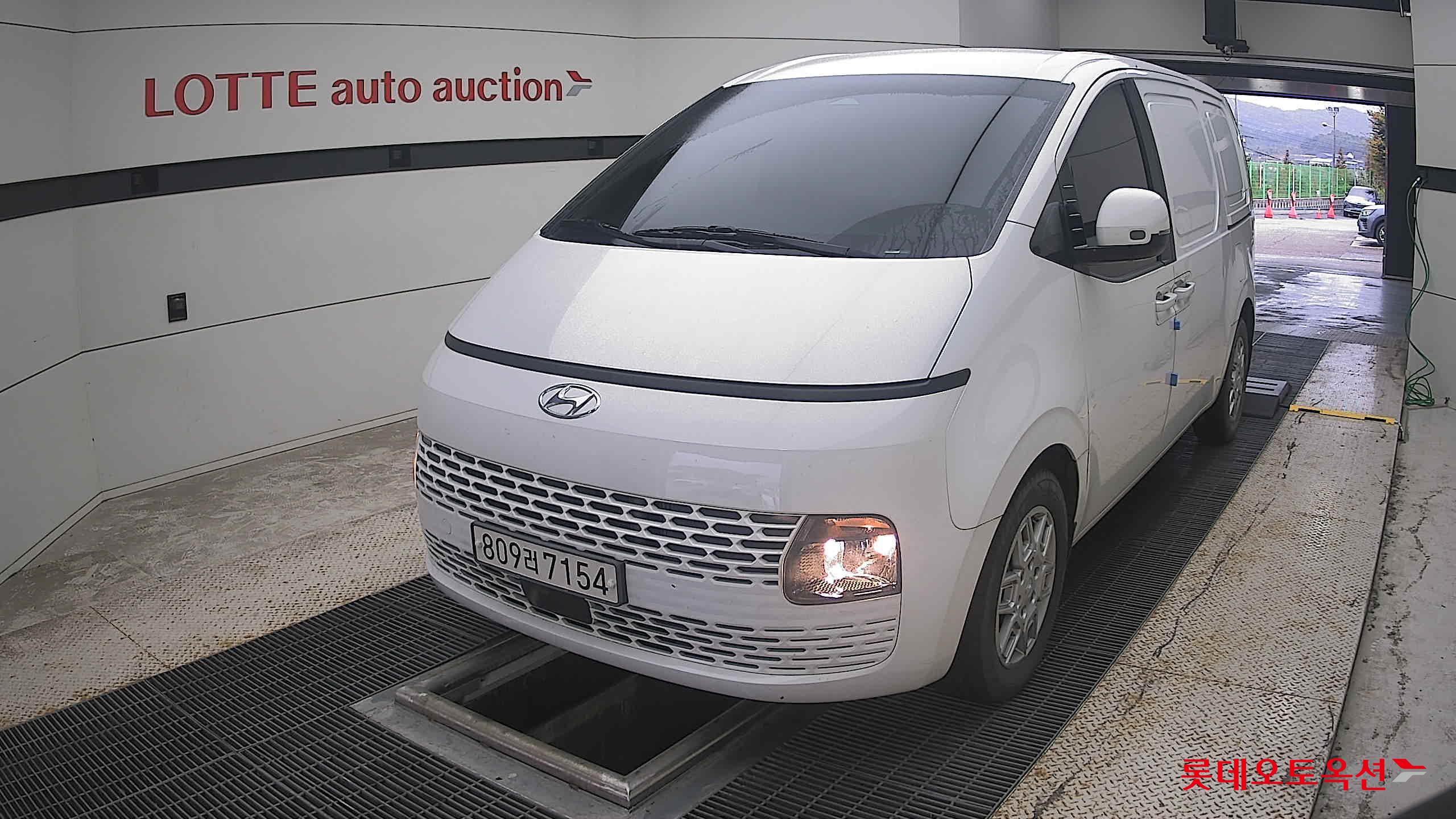 Hyundai Staria