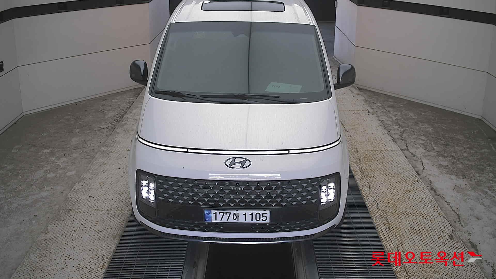 Hyundai Staria