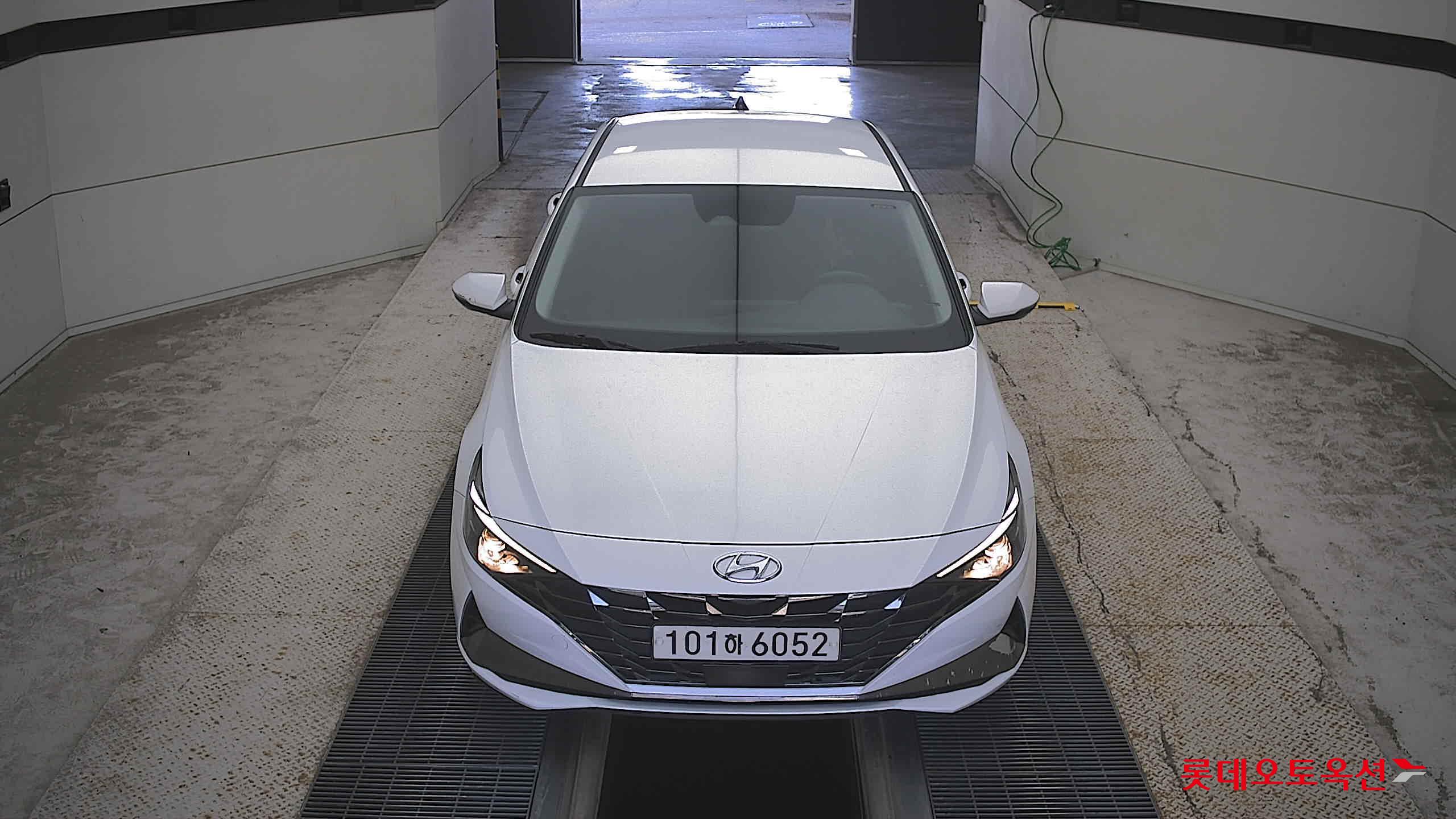 هيونداي أفانتي 2021 MODERN