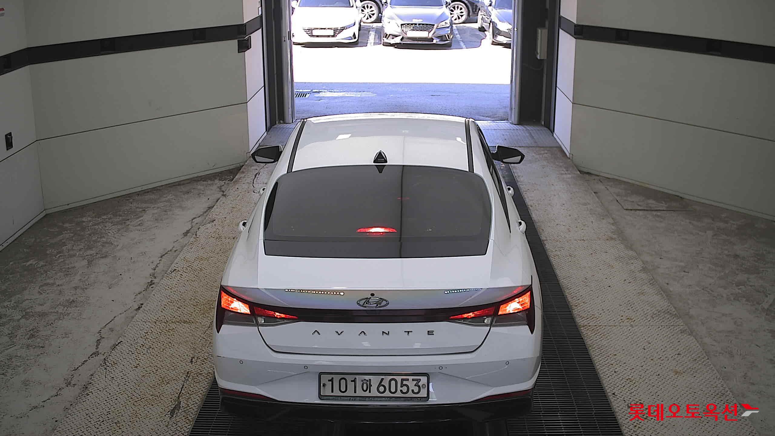 هيونداي أفانتي 2021 MODERN