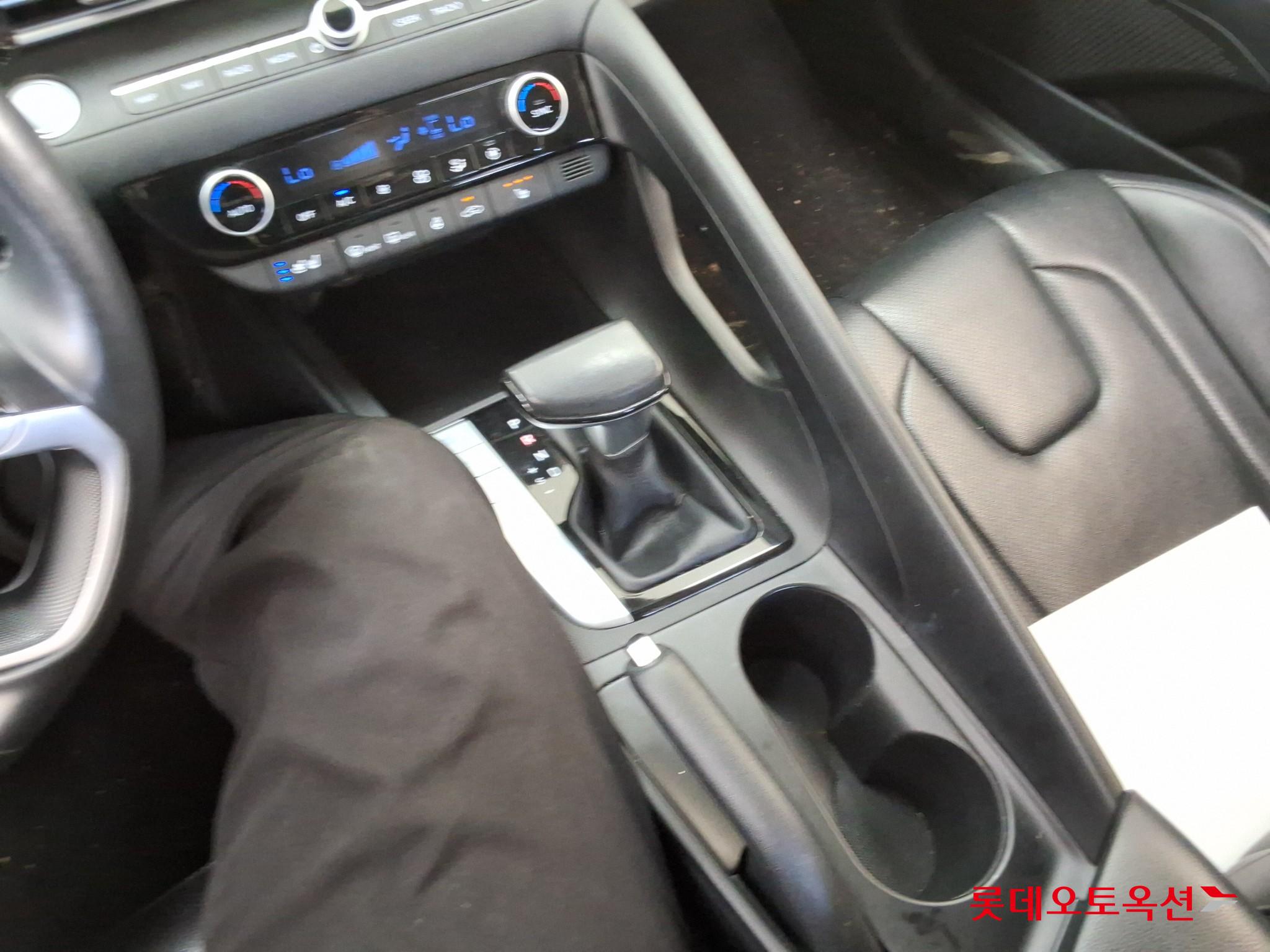 هيونداي أفانتي 2021 MODERN
