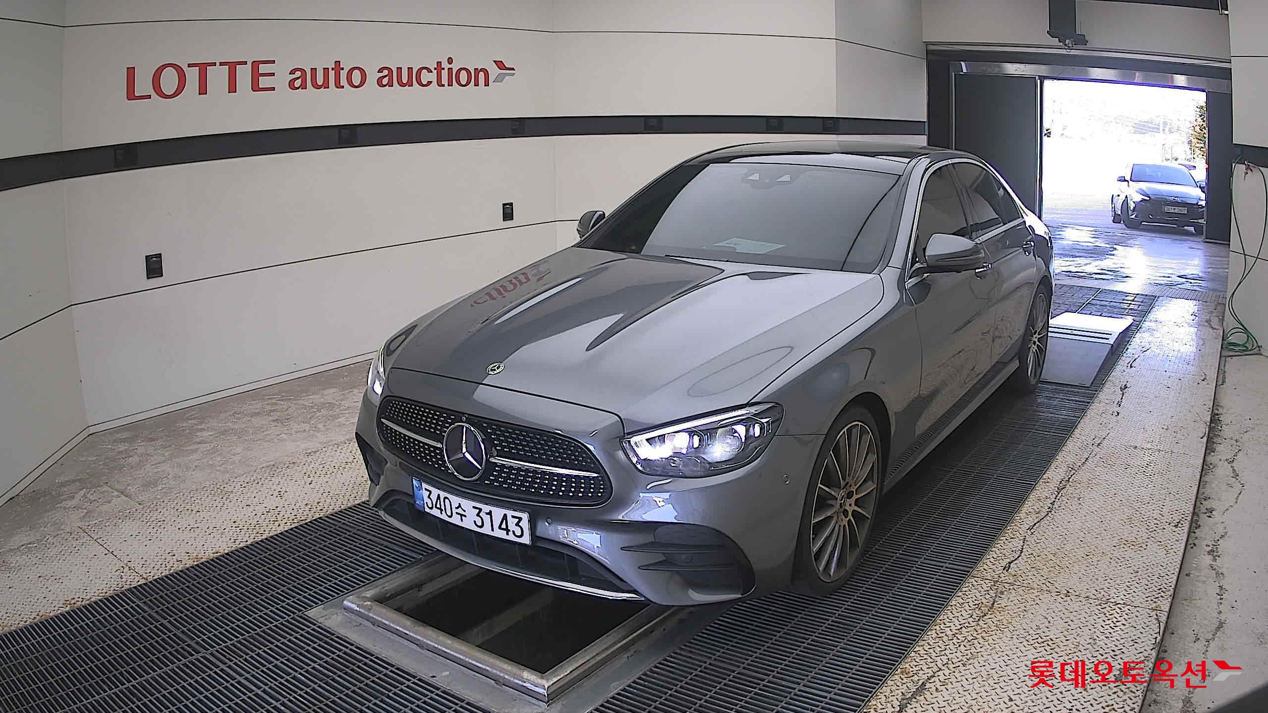 مرسيدس بنز E350 2022 4M LINE