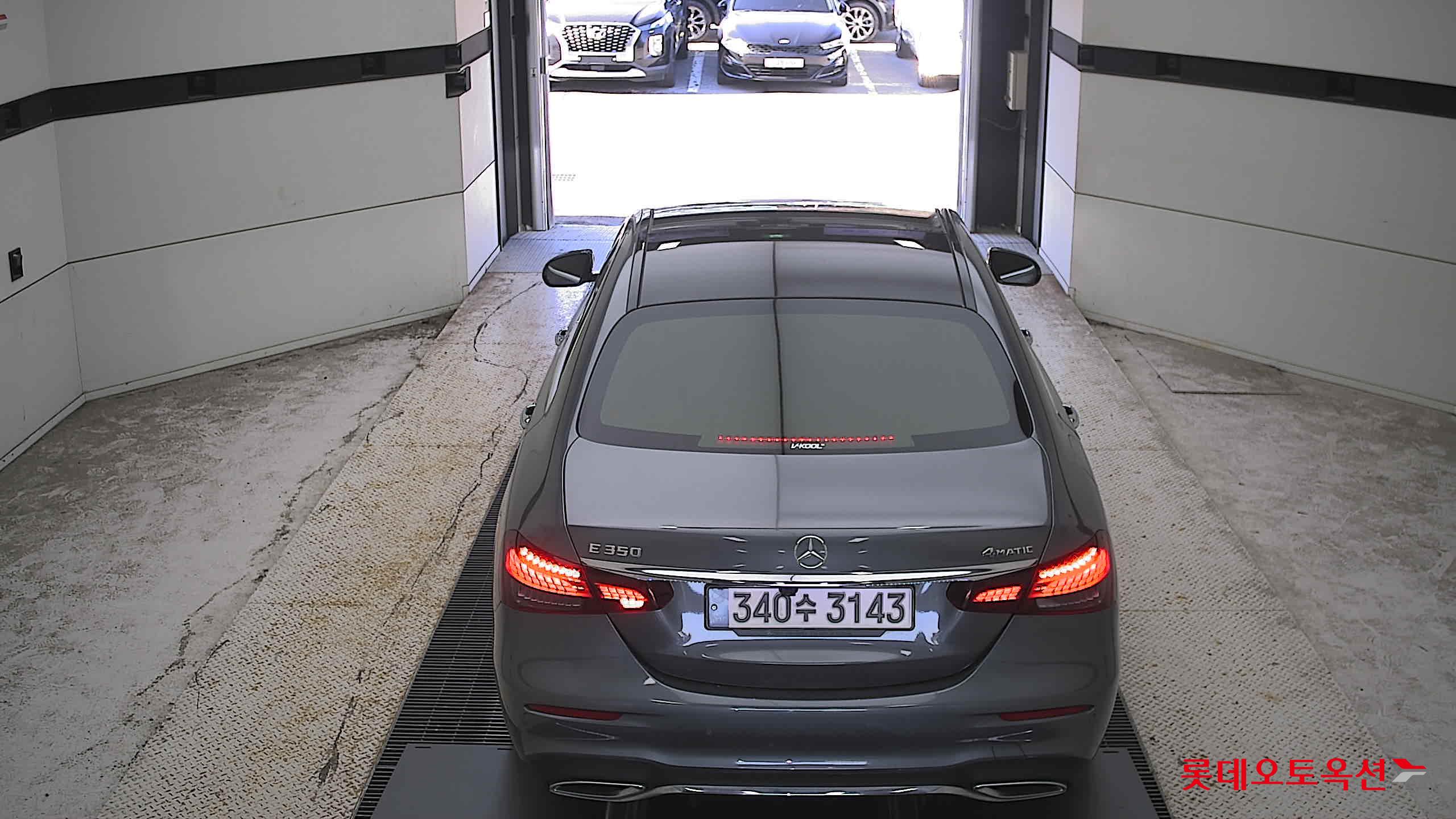 مرسيدس بنز E350 2022 4M LINE