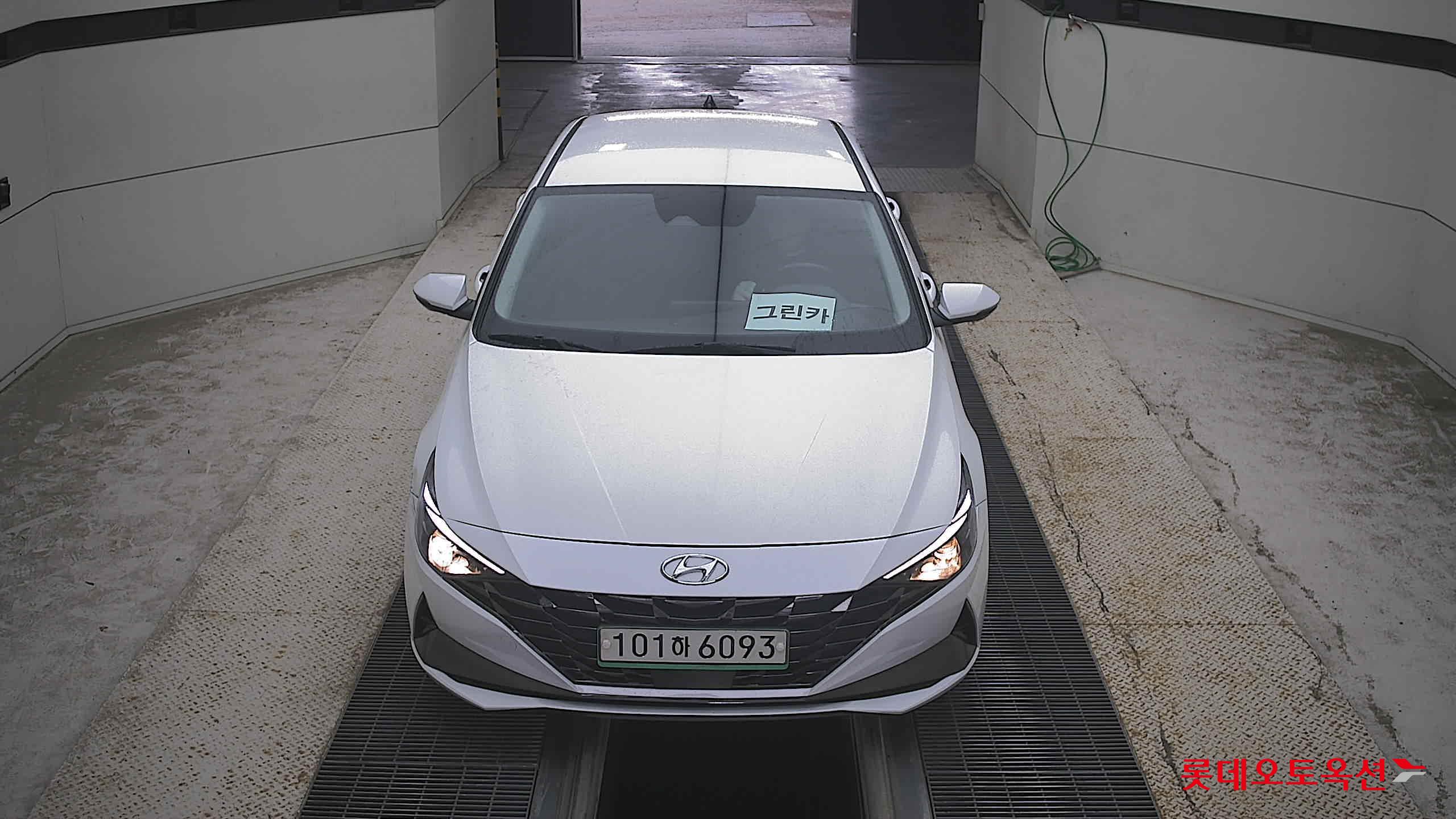 هيونداي أفانتي 2021 MODERN