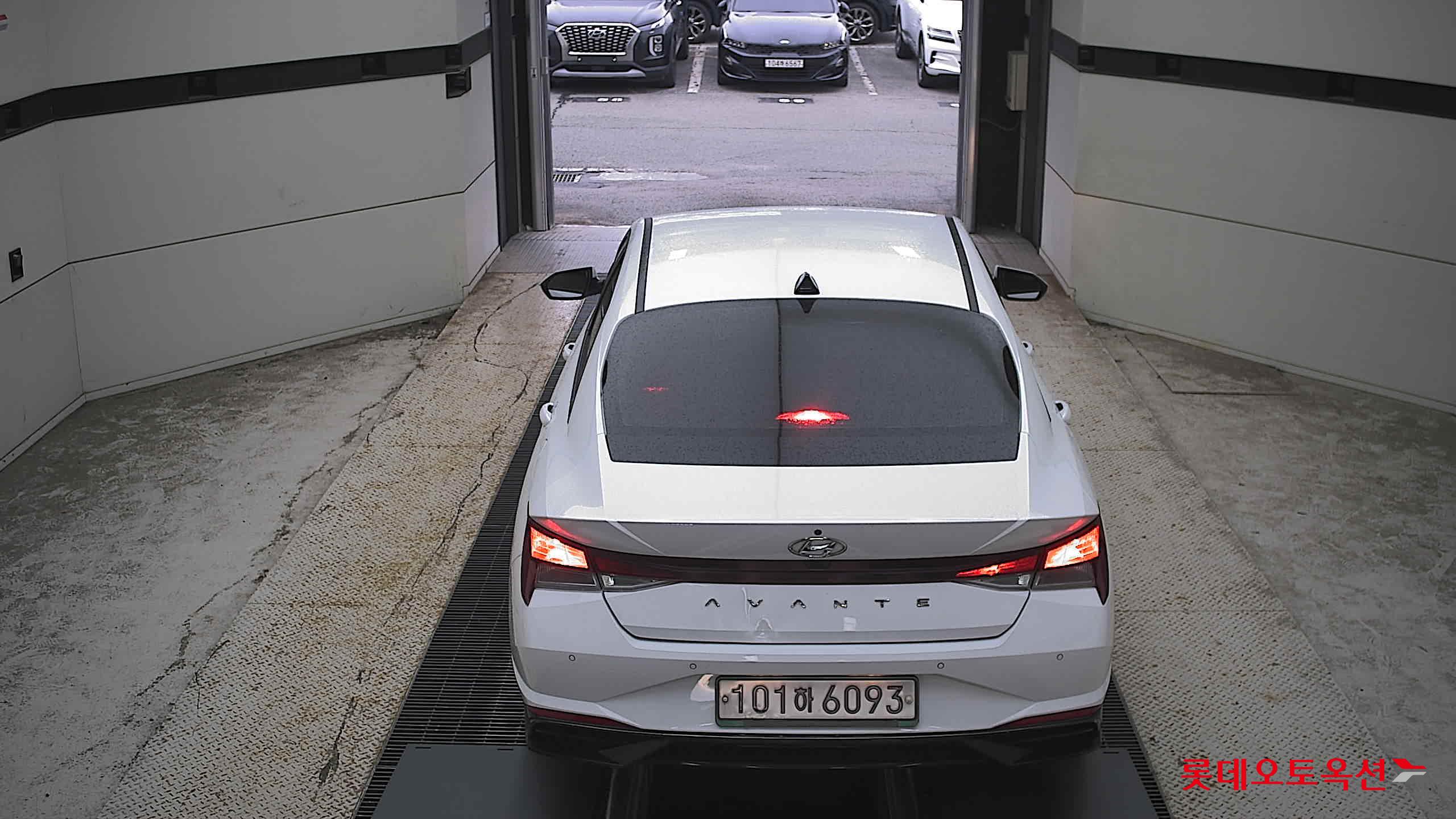 هيونداي أفانتي 2021 MODERN