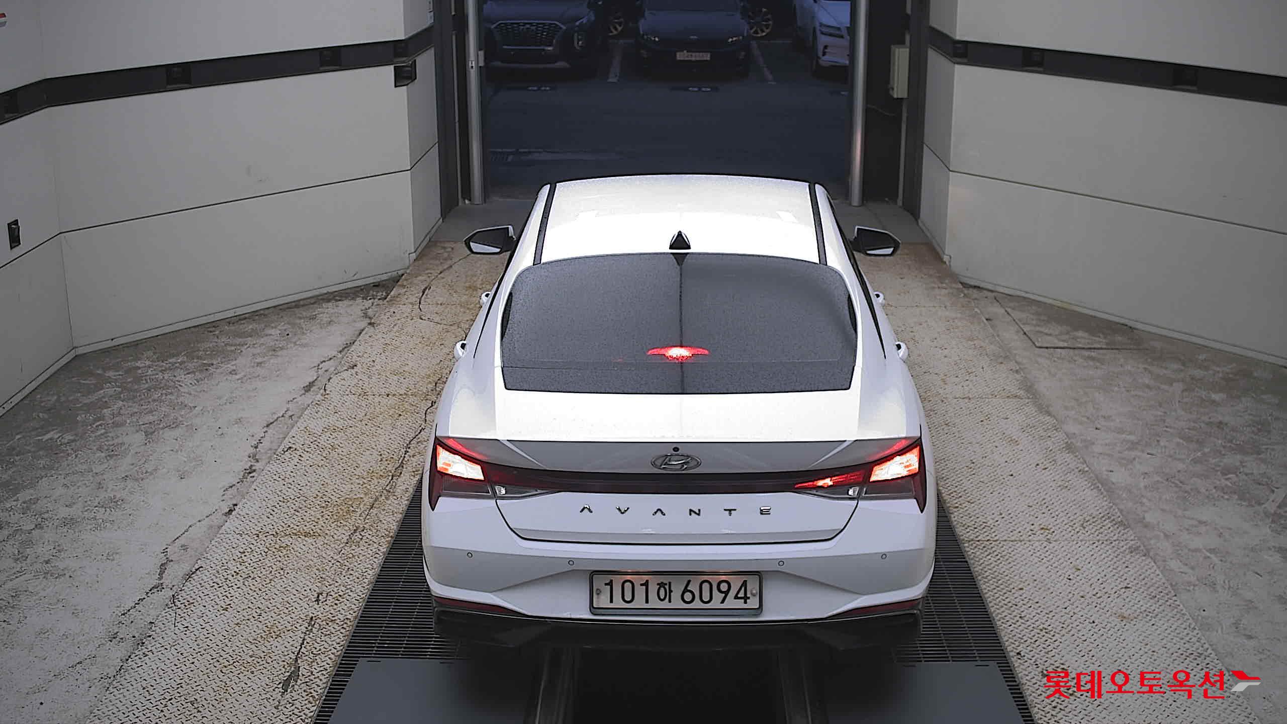 هيونداي أفانتي 2021 MODERN