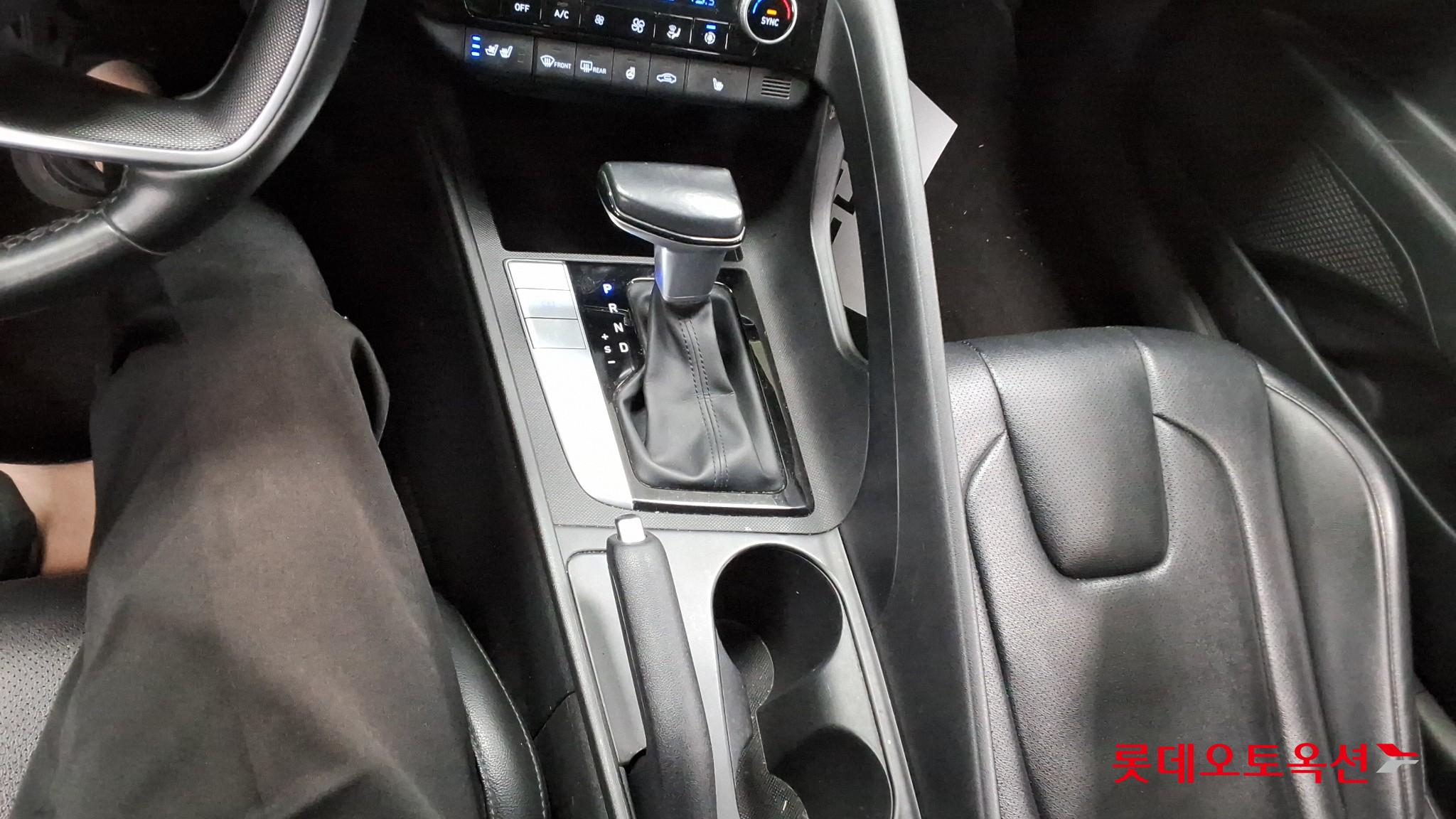 هيونداي أفانتي 2021 MODERN