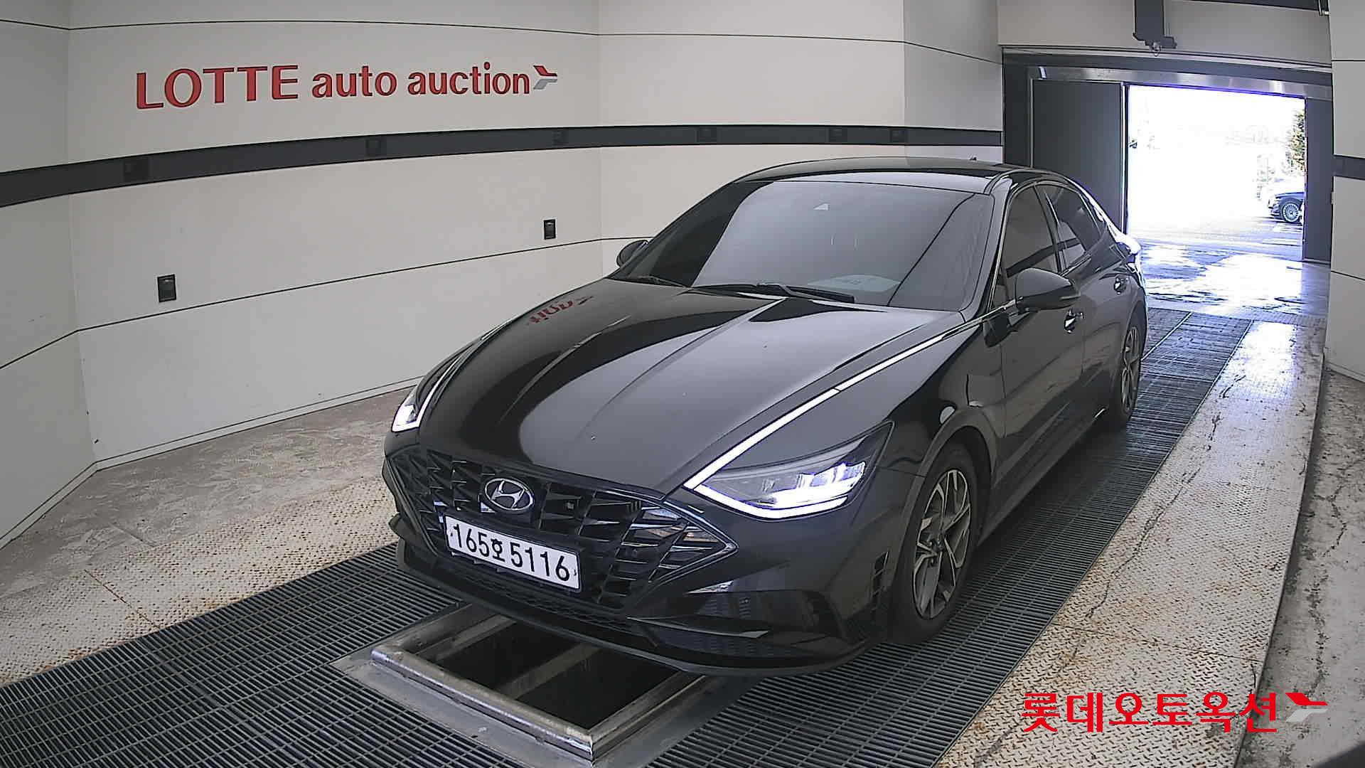 Hyundai Sonata 2022 — фото з Lotte Auto Auction