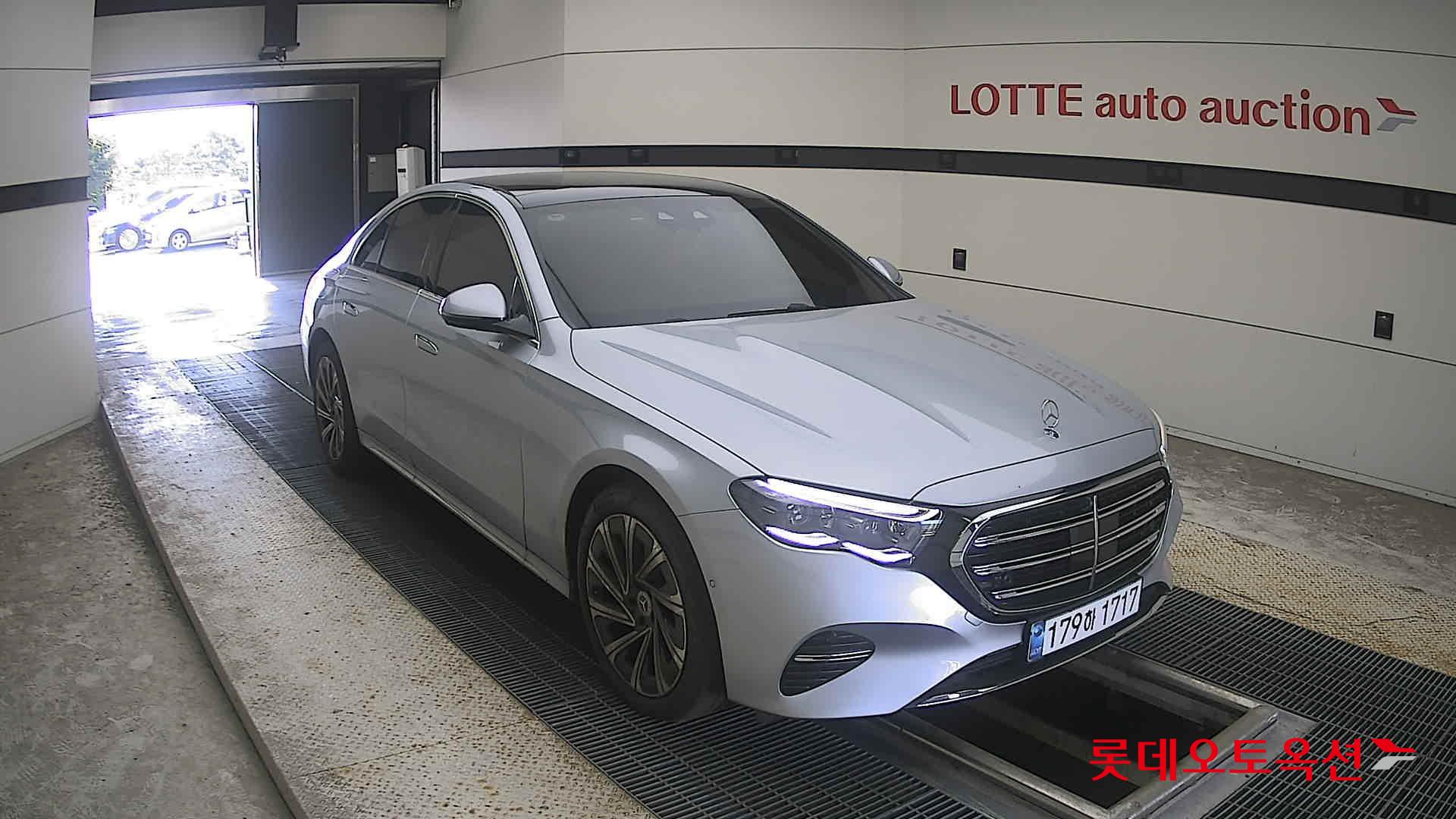 مرسيدس بنز E300 2024 إكسكلوسيف 4MATIC