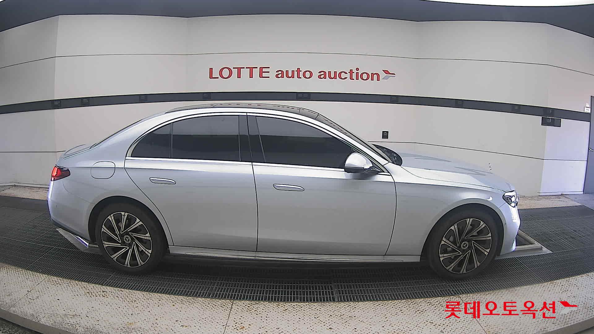 مرسيدس بنز E300 2024 إكسكلوسيف 4MATIC