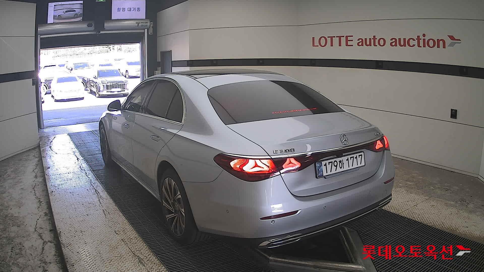 مرسيدس بنز E300 2024 إكسكلوسيف 4MATIC