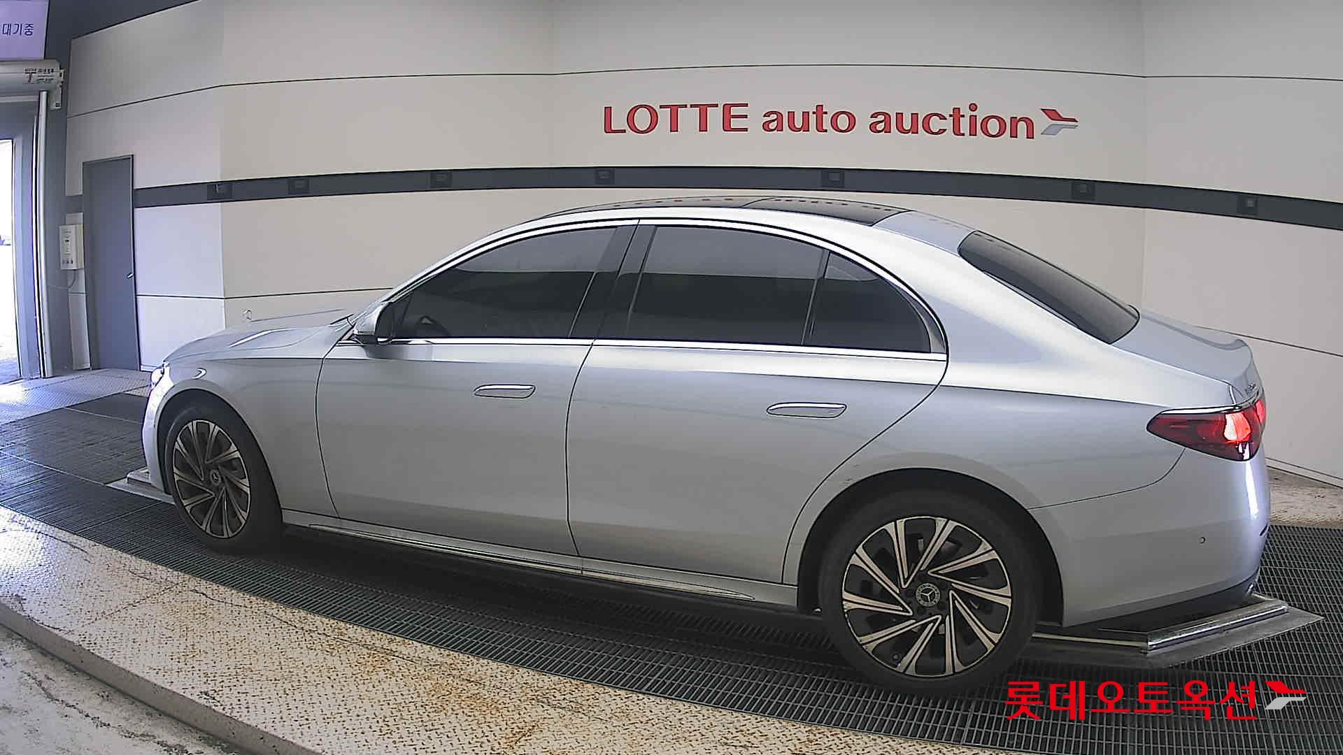 مرسيدس بنز E300 2024 إكسكلوسيف 4MATIC