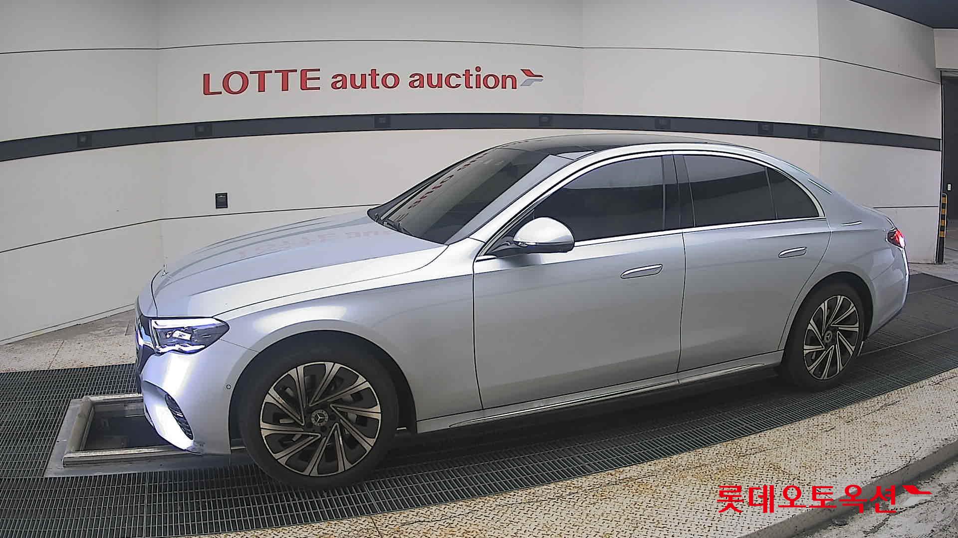 مرسيدس بنز E300 2024 إكسكلوسيف 4MATIC