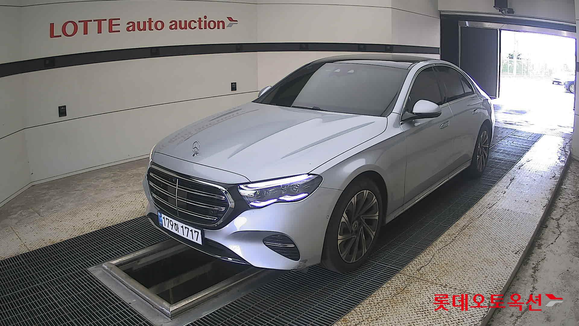 مرسيدس بنز E300 2024 إكسكلوسيف 4MATIC