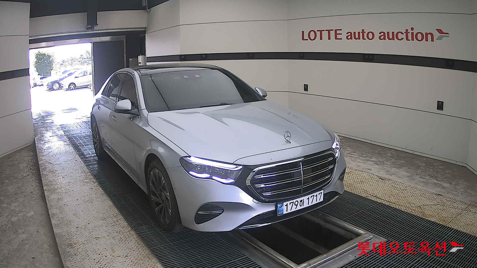 مرسيدس بنز E300 2024 إكسكلوسيف 4MATIC