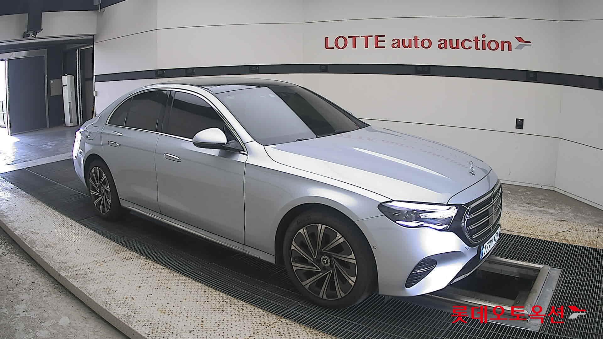 مرسيدس بنز E300 2024 إكسكلوسيف 4MATIC