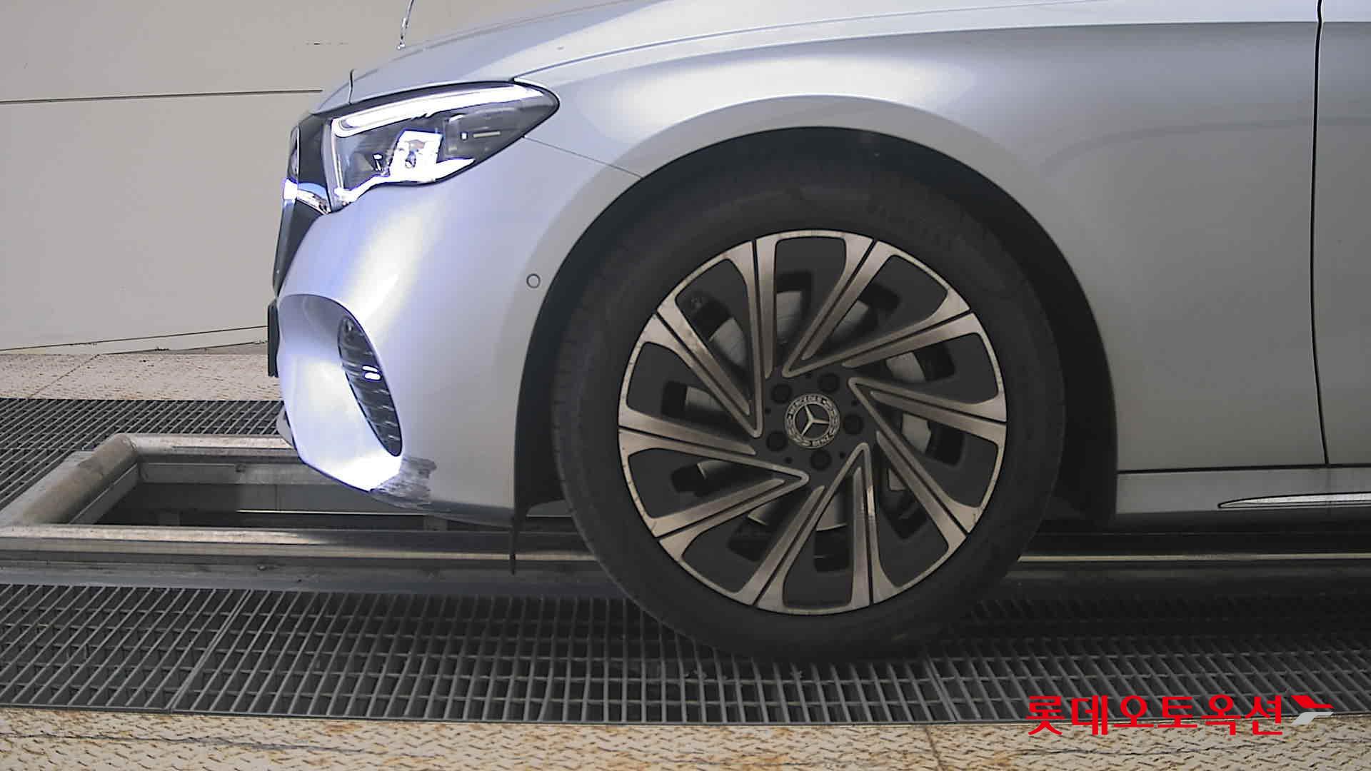 مرسيدس بنز E300 2024 إكسكلوسيف 4MATIC