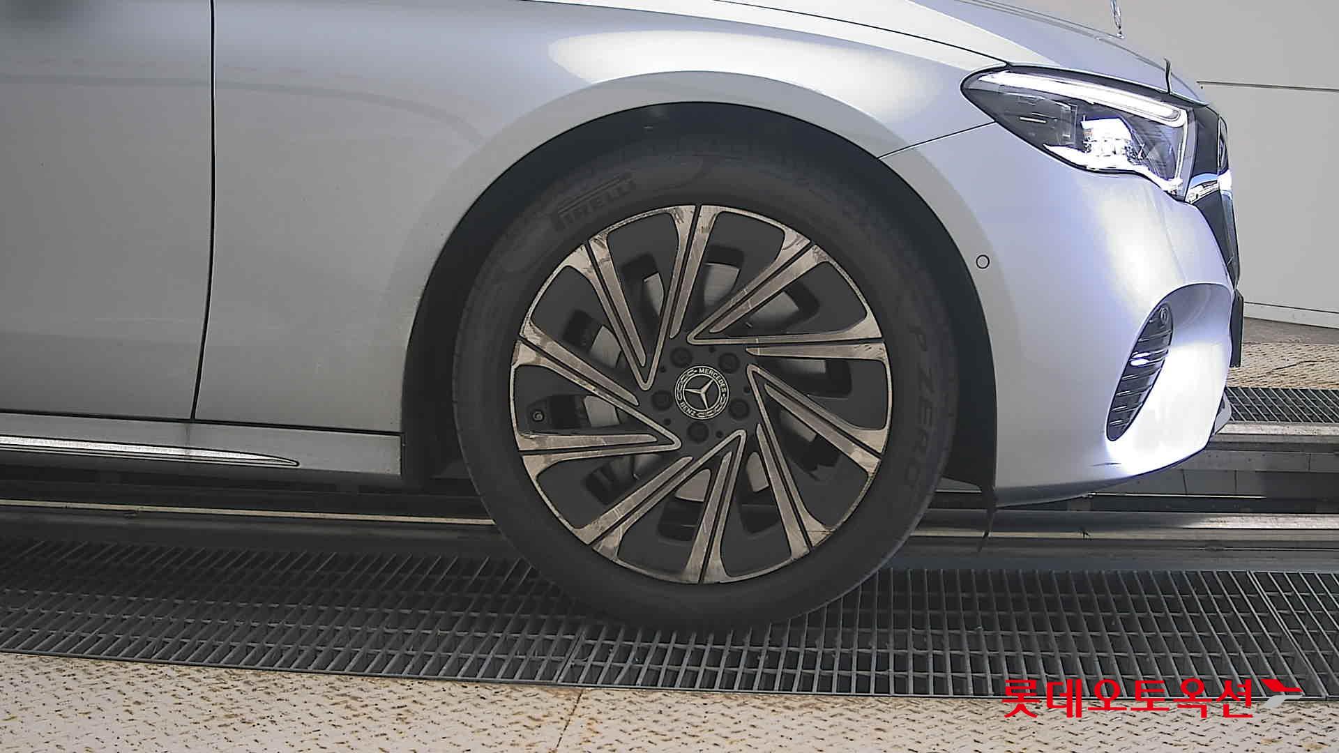 مرسيدس بنز E300 2024 إكسكلوسيف 4MATIC