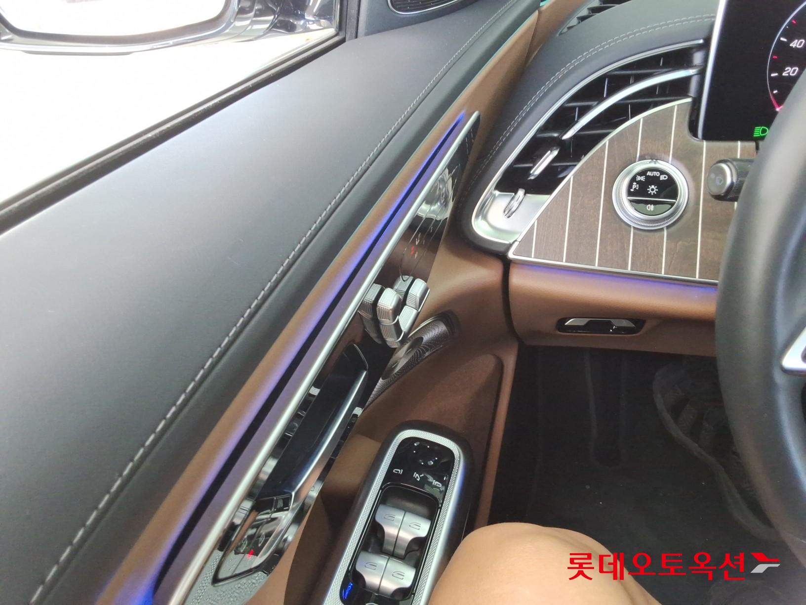 مرسيدس بنز E300 2024 إكسكلوسيف 4MATIC