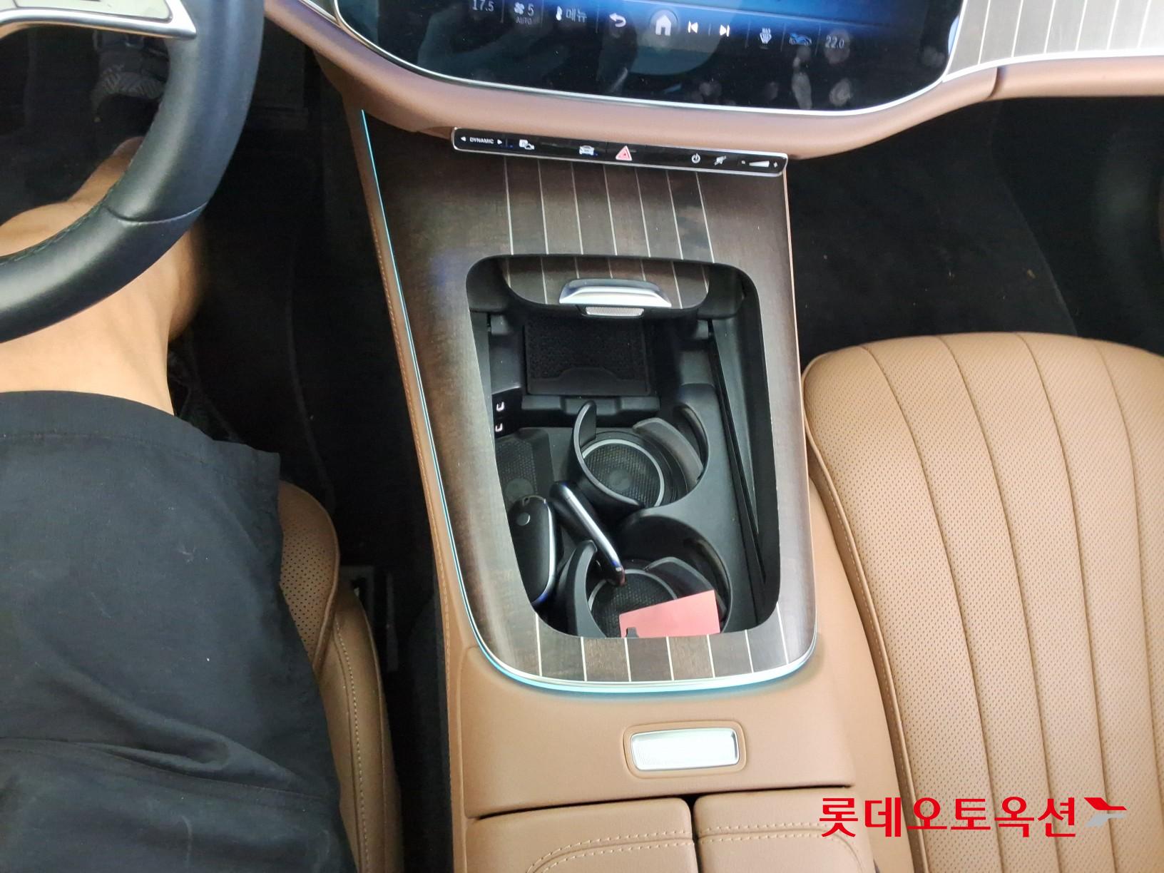 مرسيدس بنز E300 2024 إكسكلوسيف 4MATIC