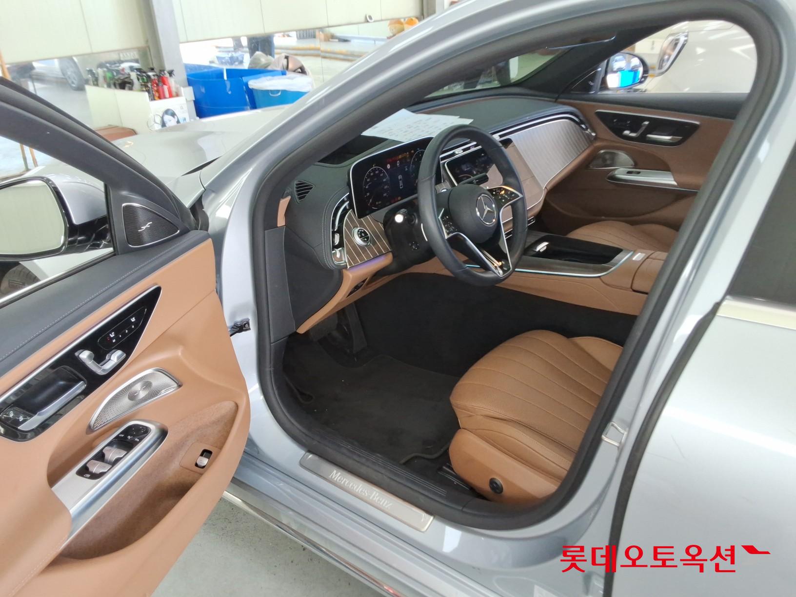 مرسيدس بنز E300 2024 إكسكلوسيف 4MATIC