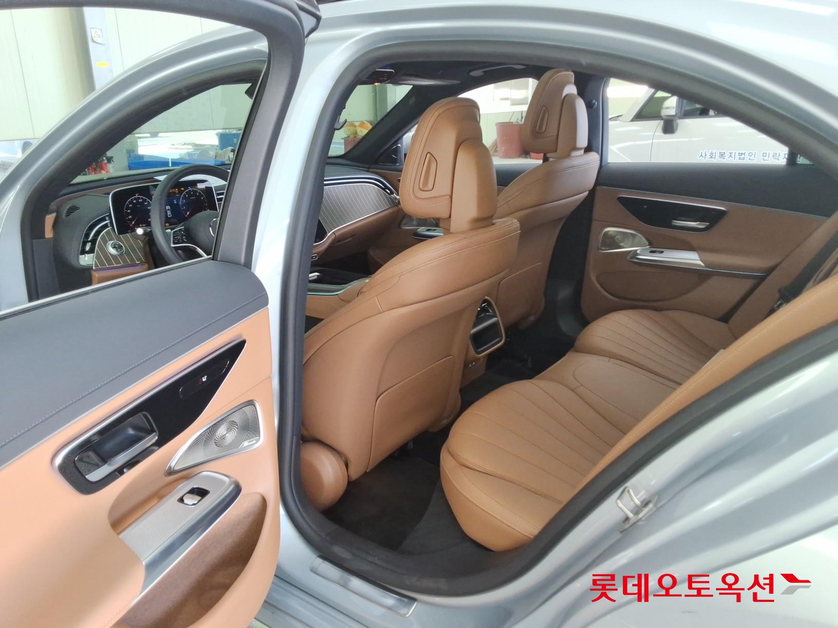 مرسيدس بنز E300 2024 إكسكلوسيف 4MATIC