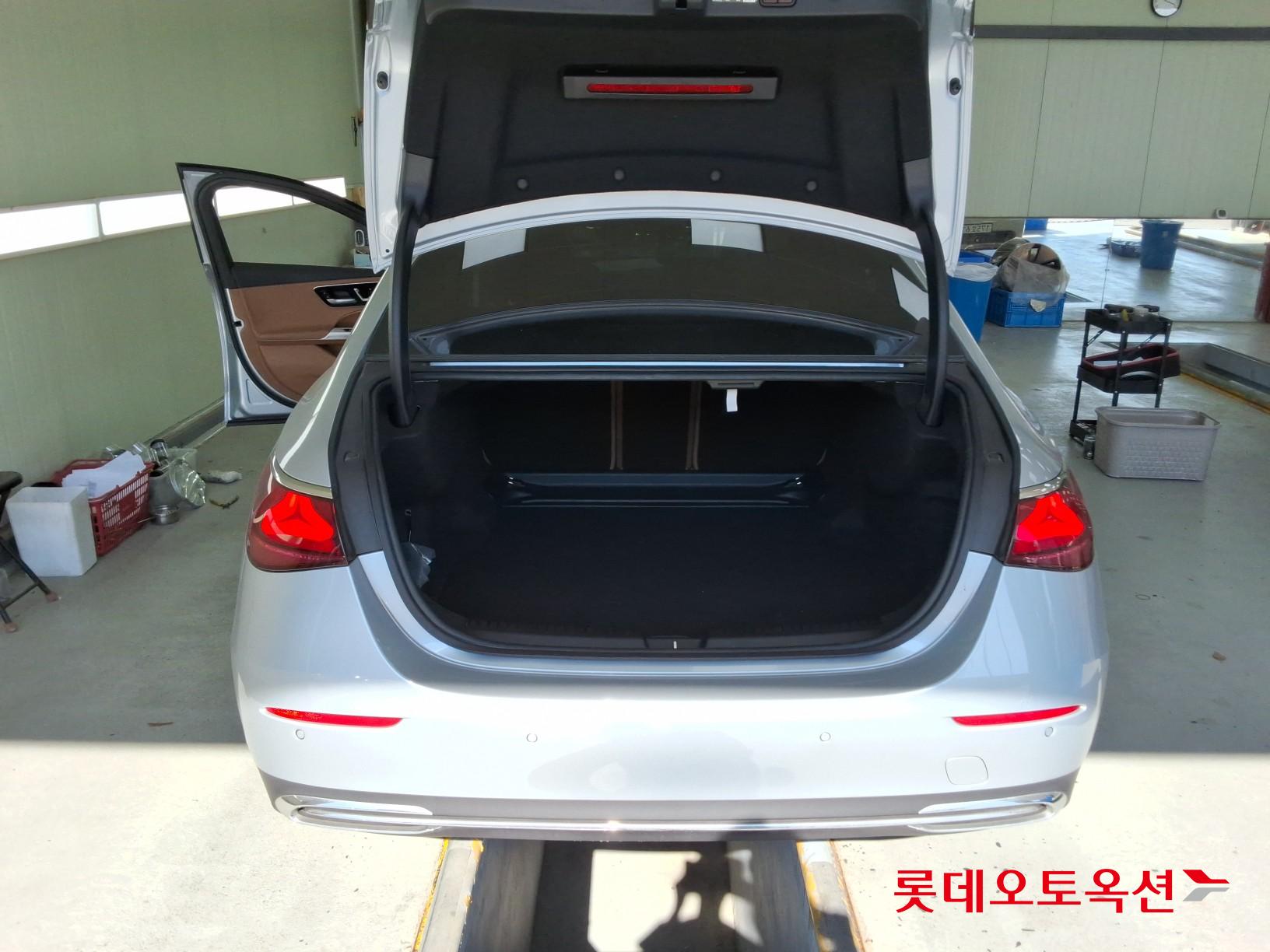 مرسيدس بنز E300 2024 إكسكلوسيف 4MATIC