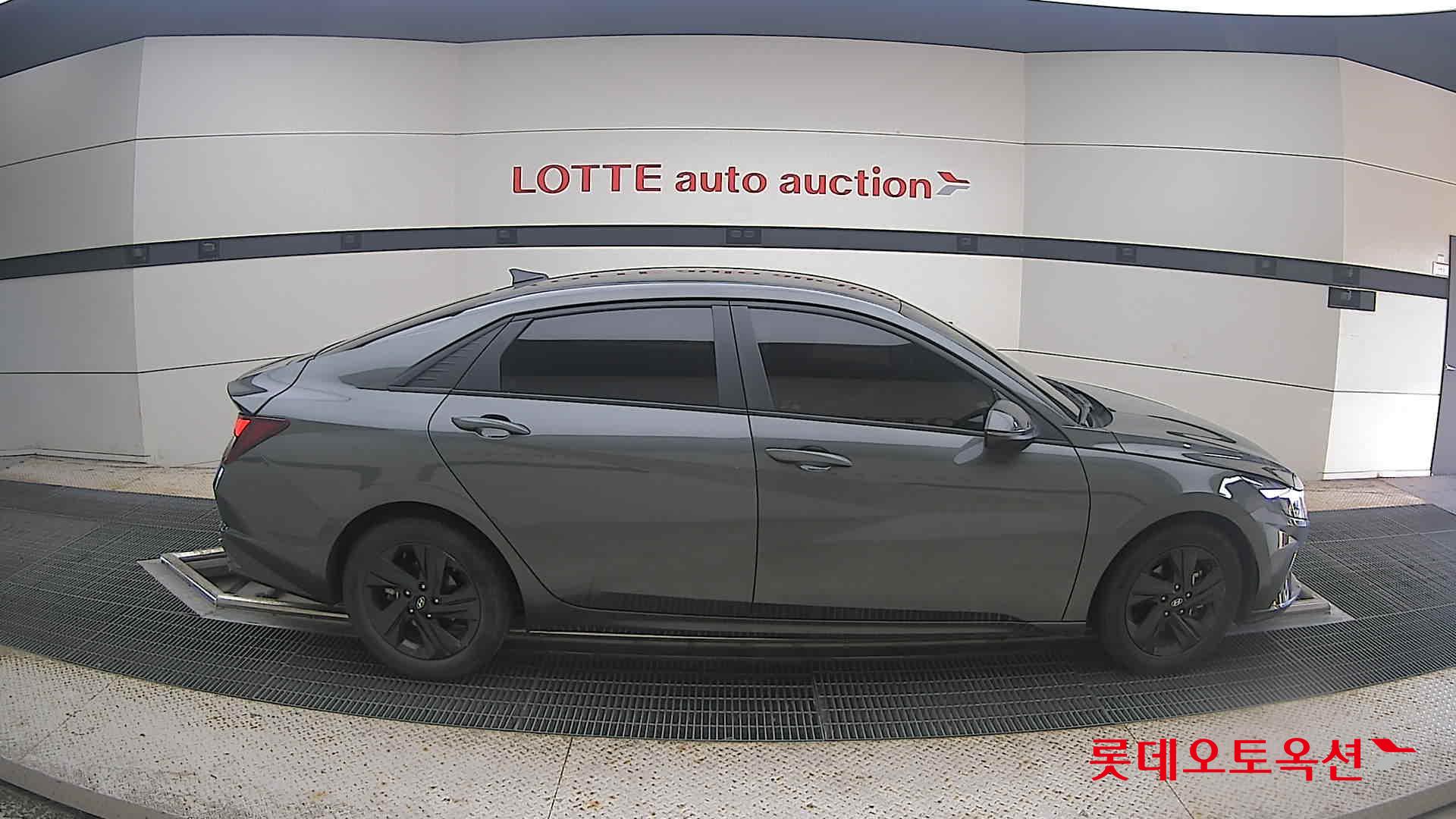 هيونداي أفانتي 2023 MODERN