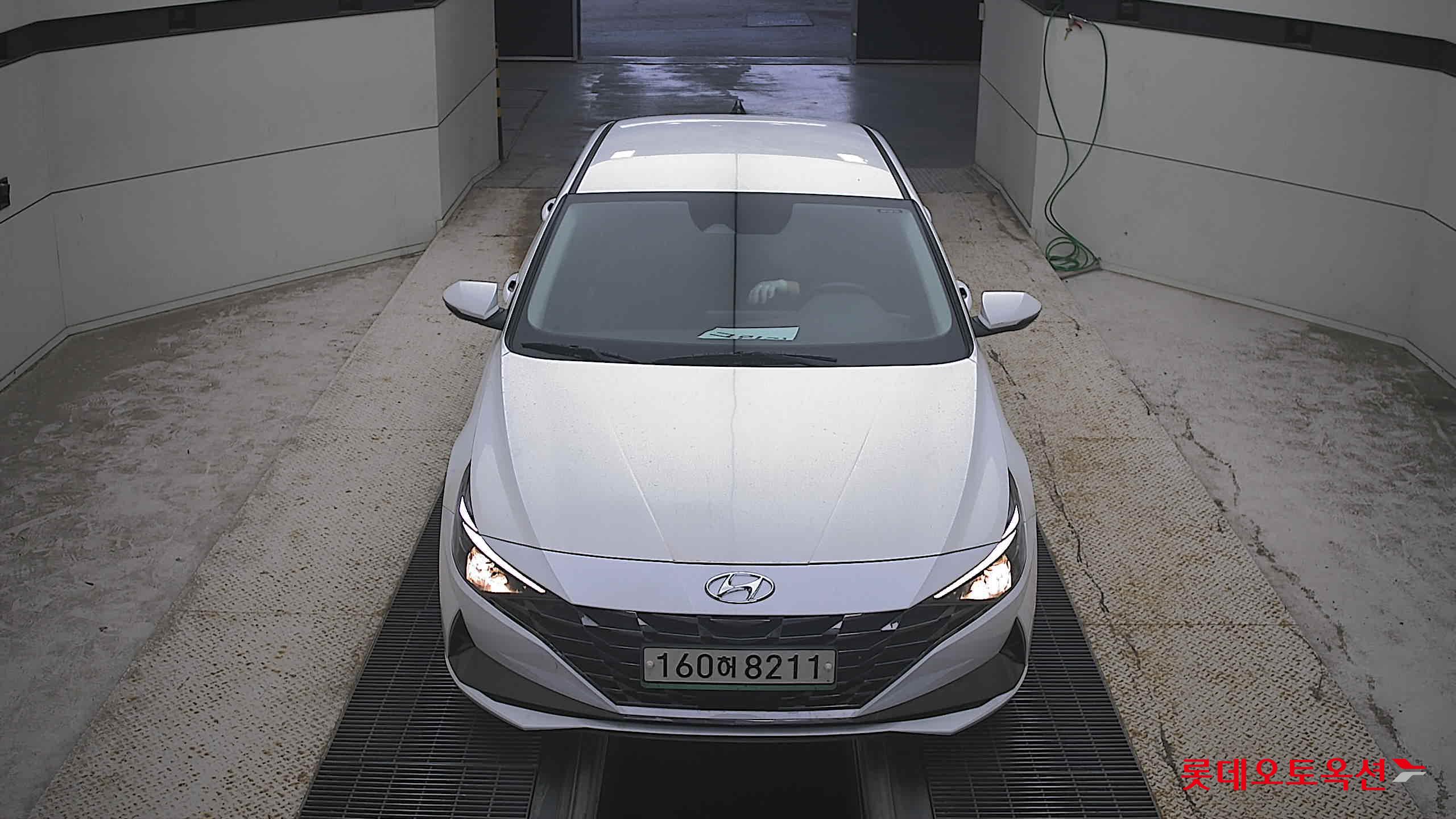 هيونداي أفانتي 2021 MODERN