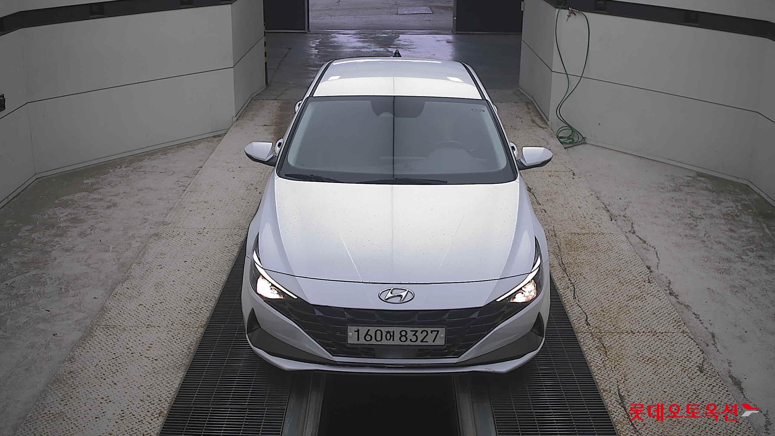 هيونداي أفانتي 2021 MODERN