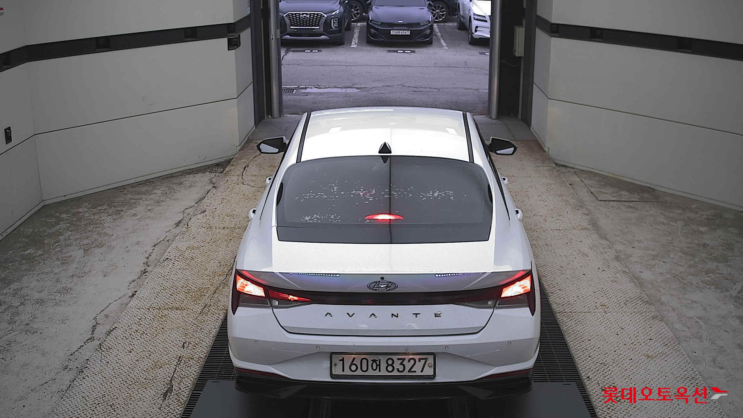 هيونداي أفانتي 2021 MODERN