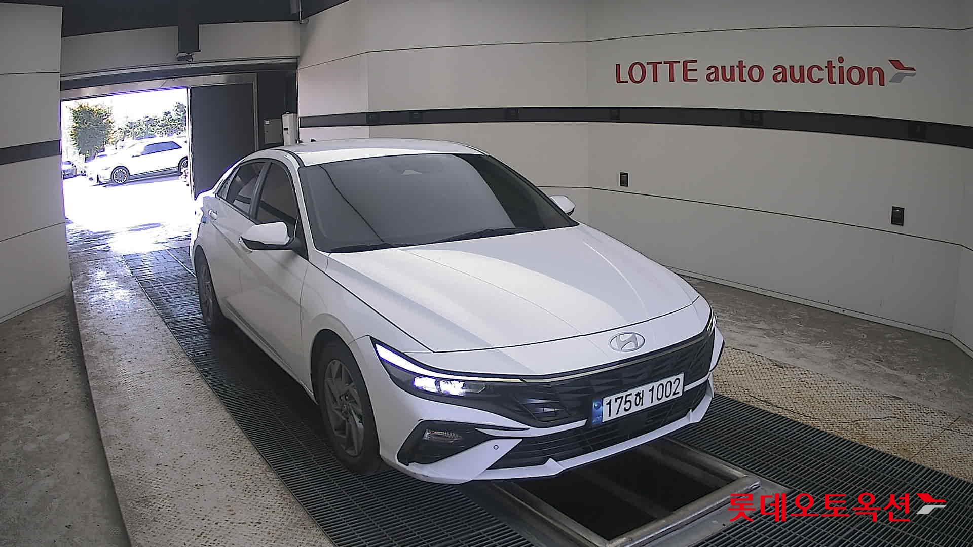 هيونداي أفانتي 2024 MODERN