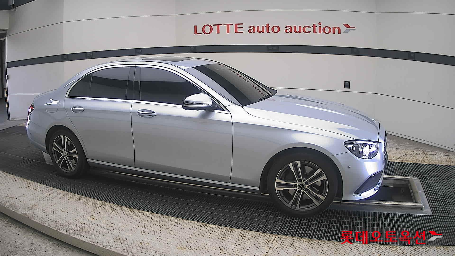مرسيدس بنز E350 2022 4M
