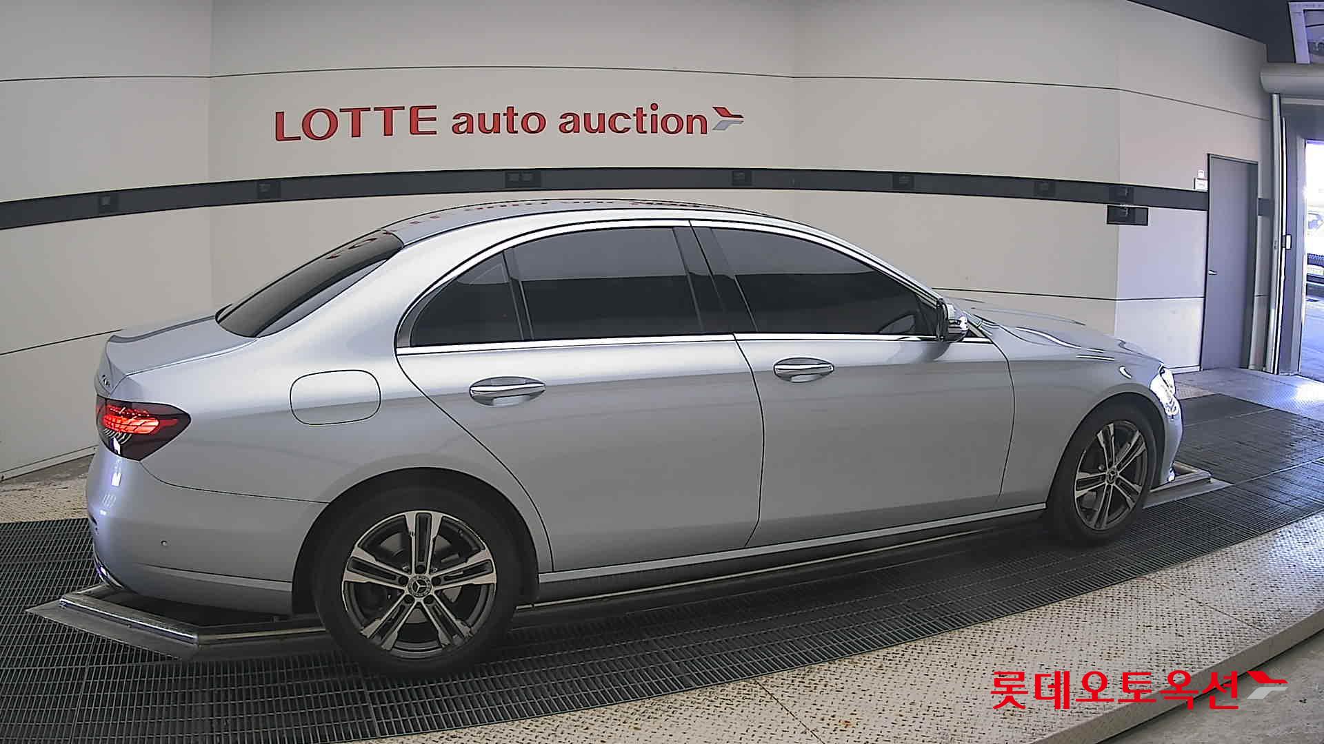 مرسيدس بنز E350 2022 4M