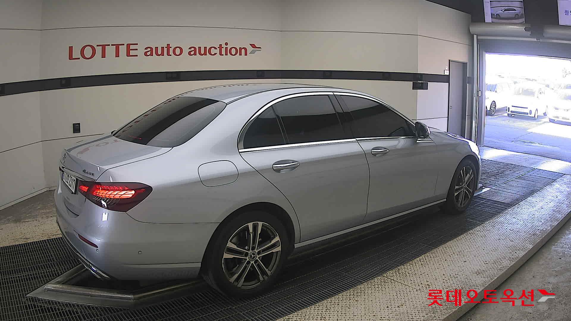 مرسيدس بنز E350 2022 4M