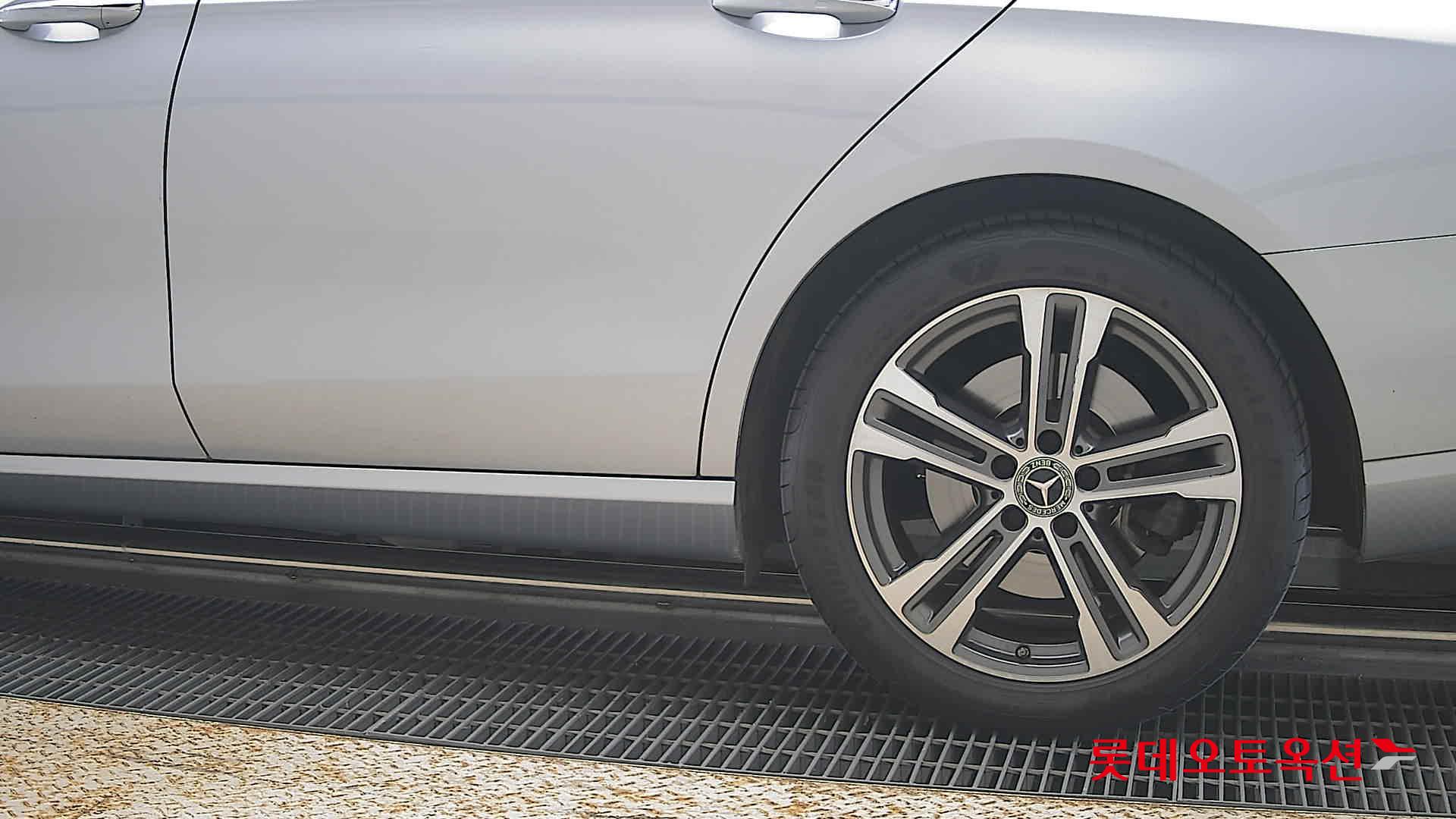 مرسيدس بنز E350 2022 4M