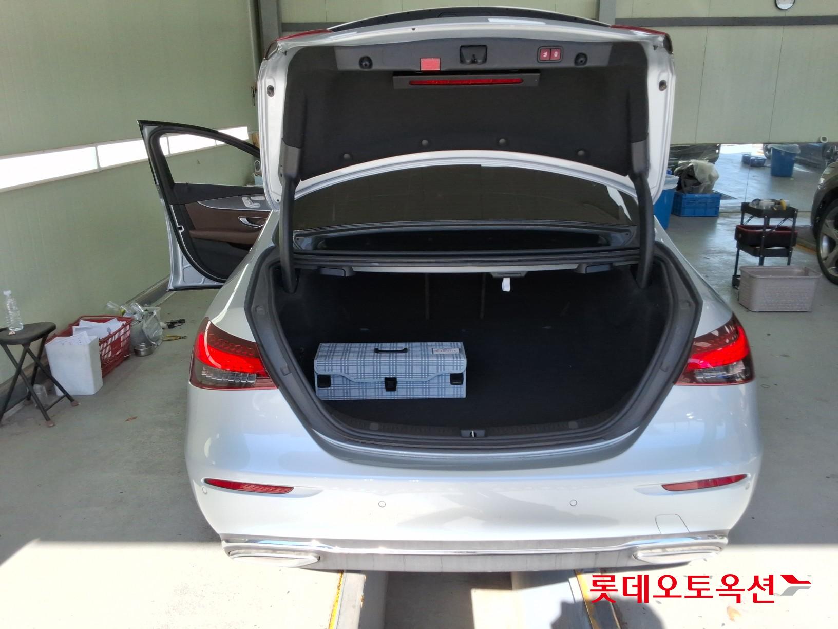 مرسيدس بنز E350 2022 4M