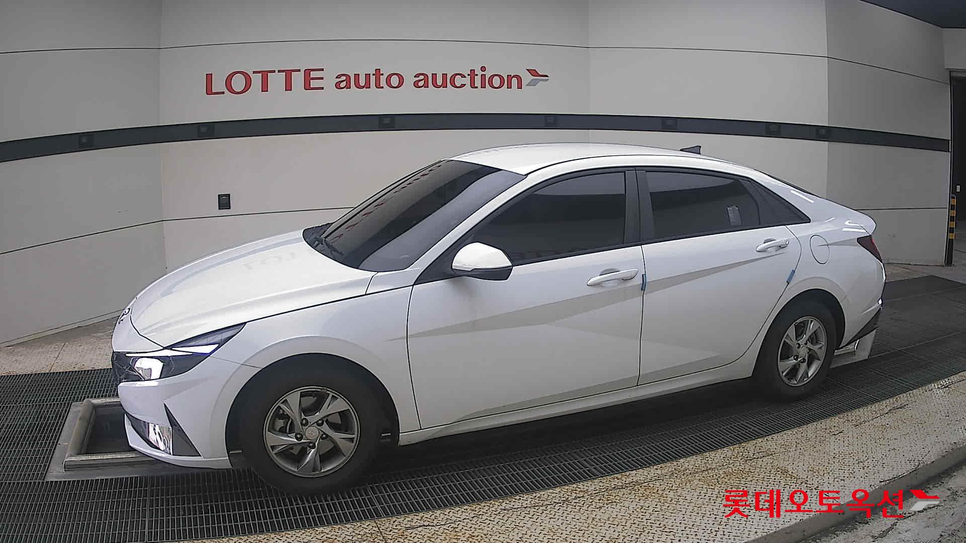 هيونداي أفانتي 2023 SMART