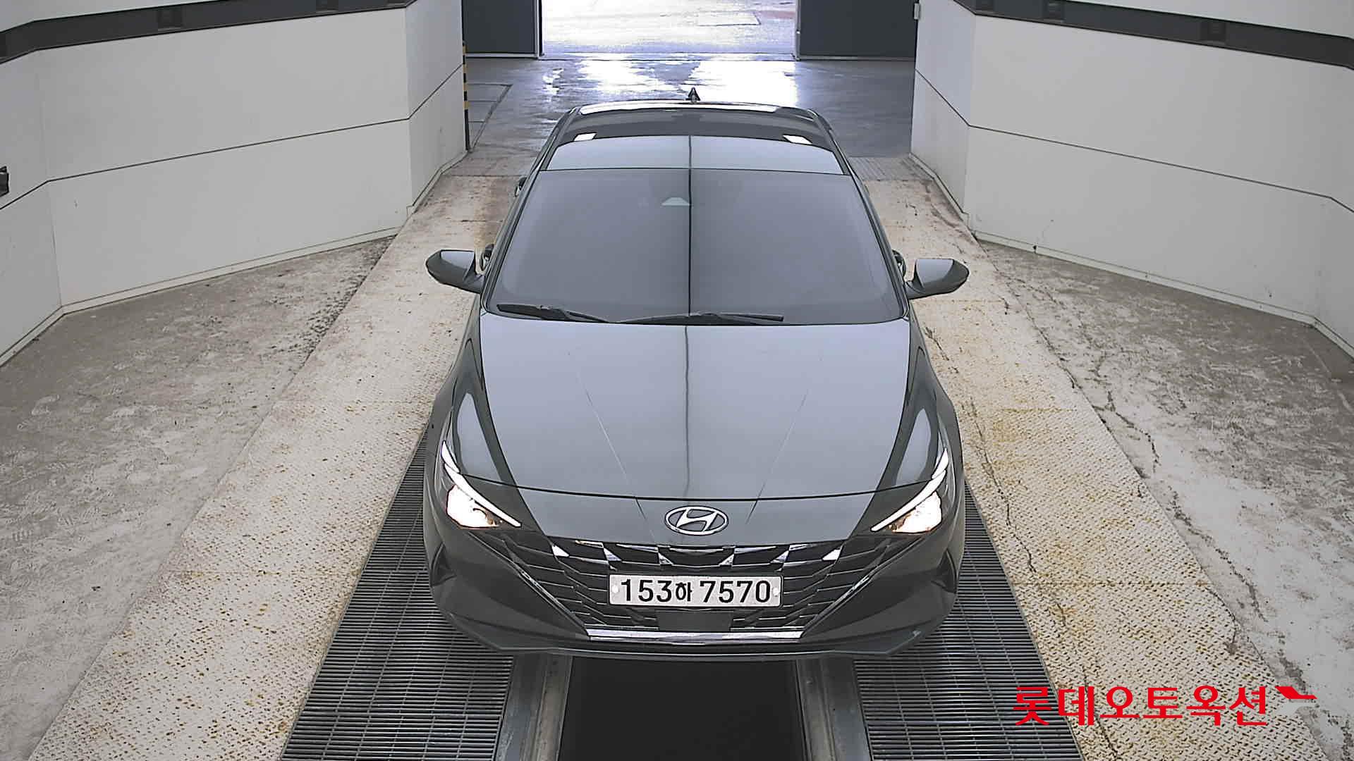 هيونداي أفانتي 2021 MODERN