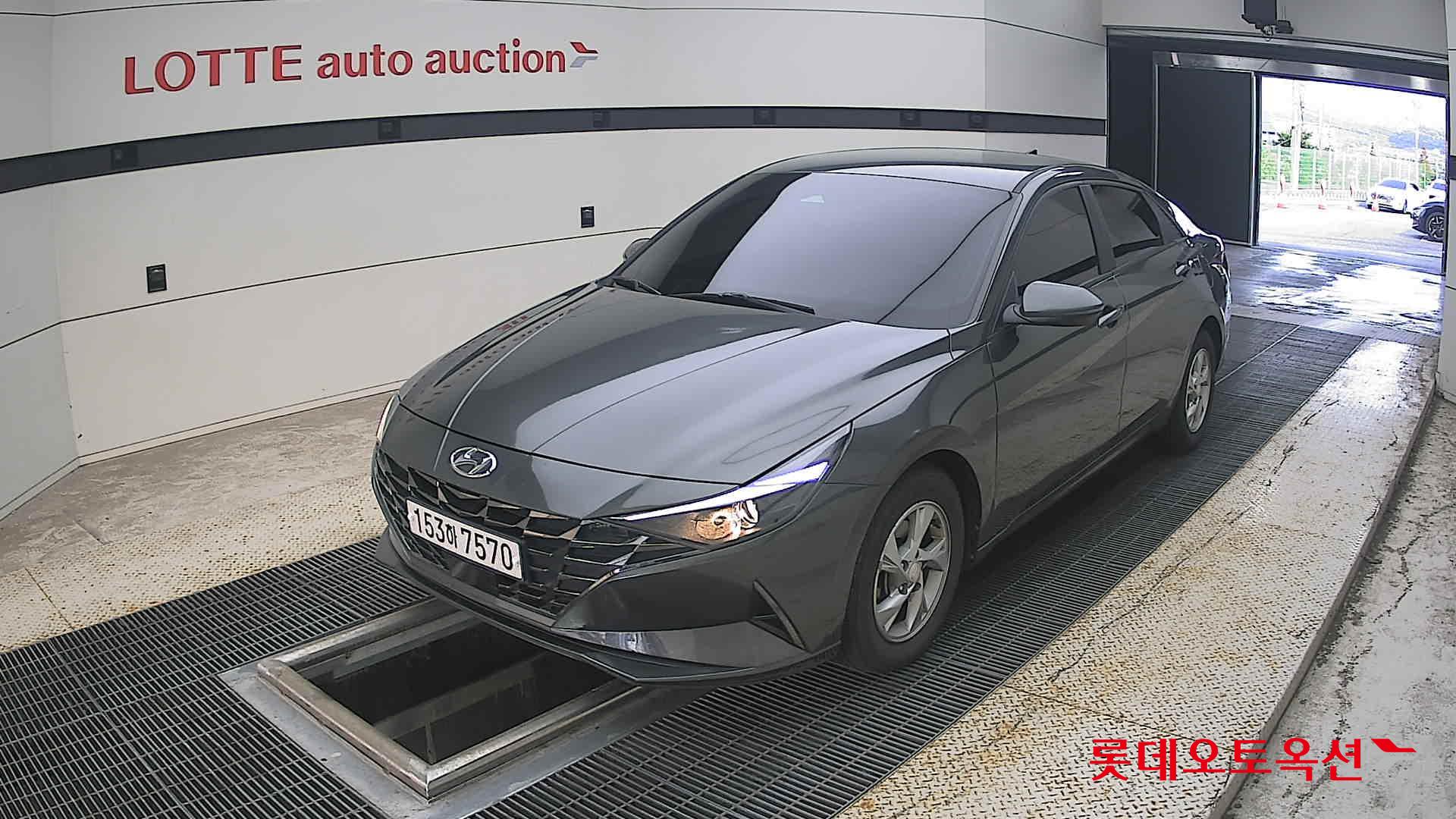 هيونداي أفانتي 2021 MODERN