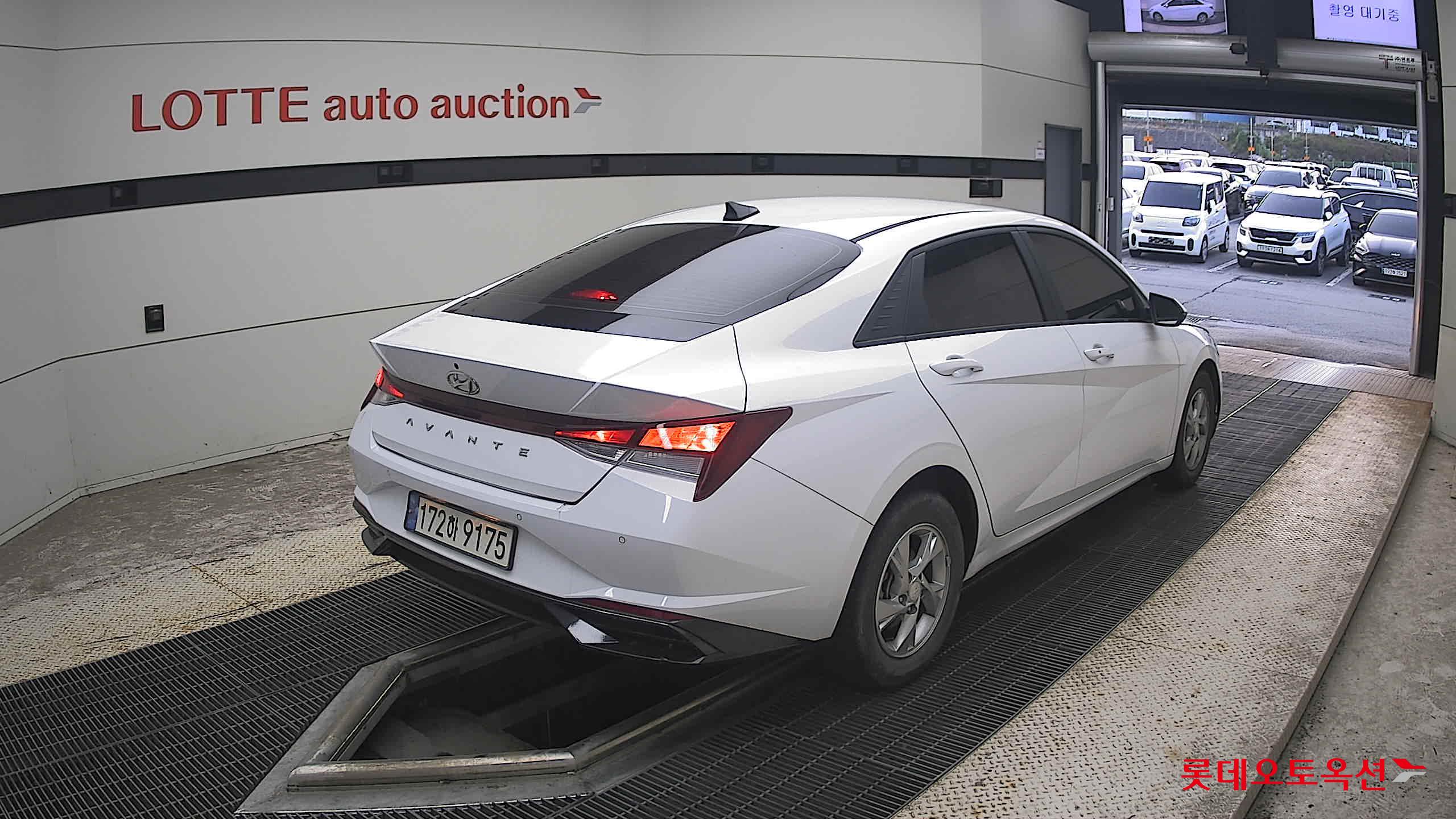 هيونداي أفانتي 2023 SMART