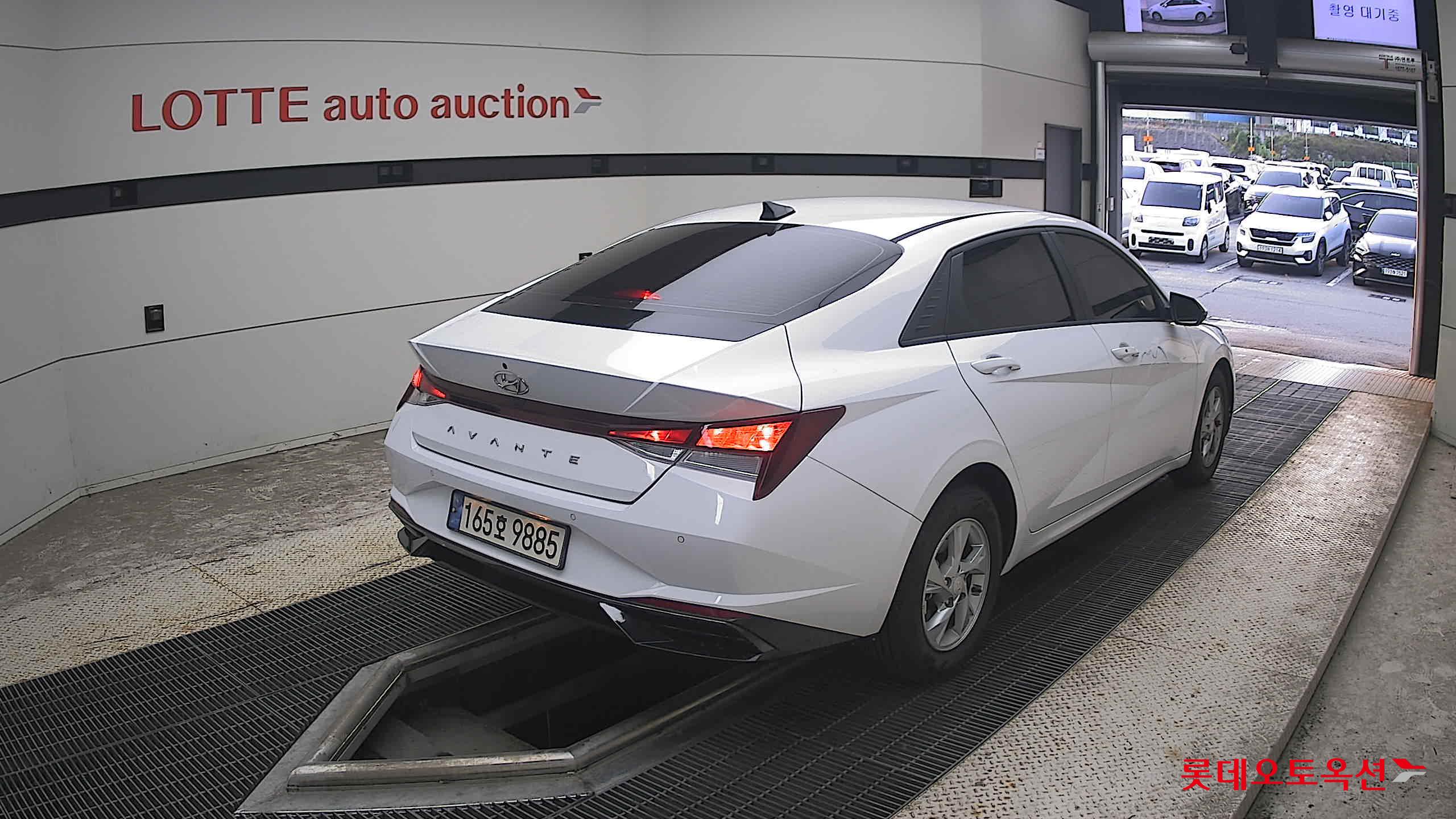 هيونداي أفانتي 2022 MODERN