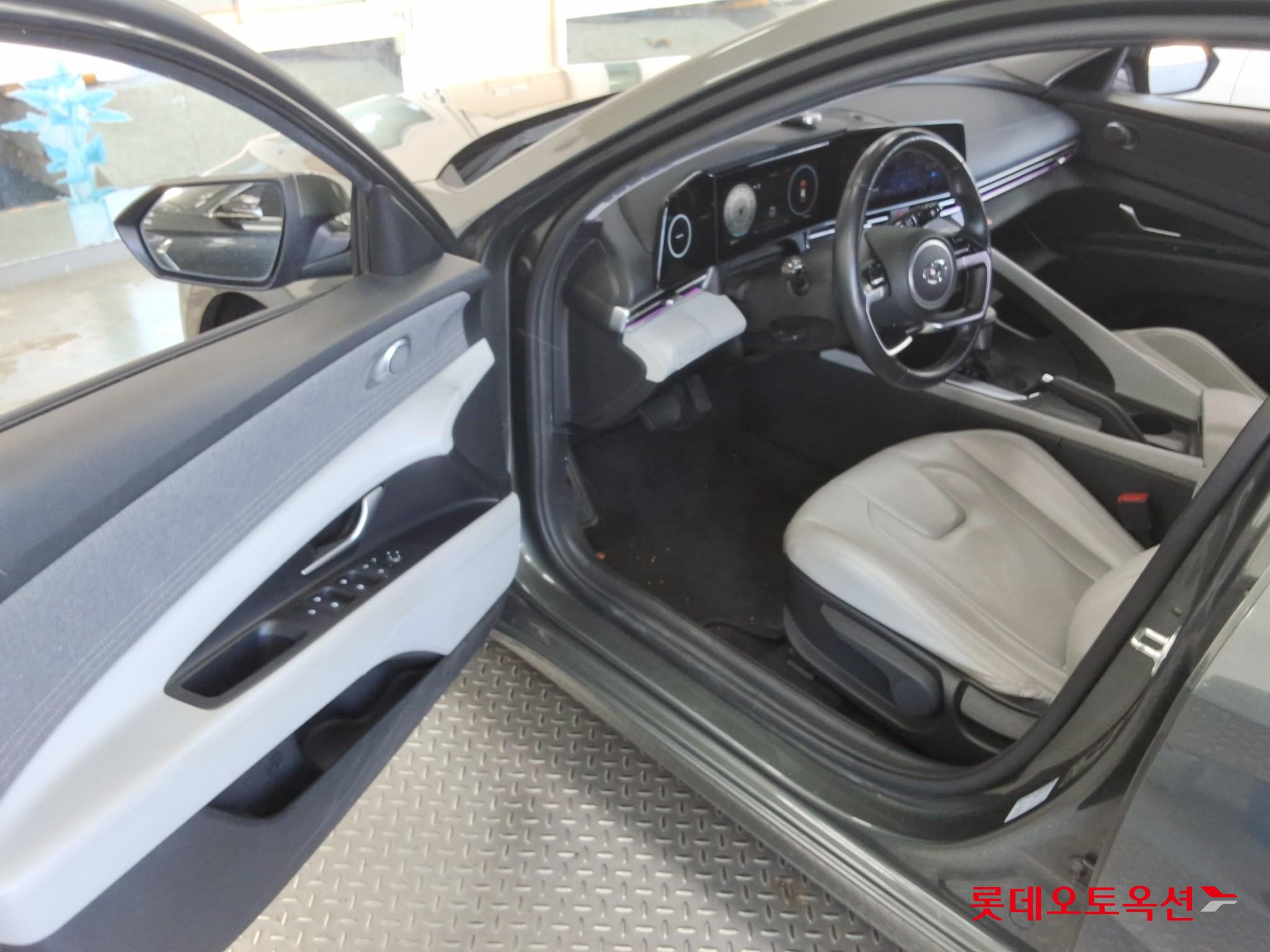 هيونداي أفانتي 2021 MODERN