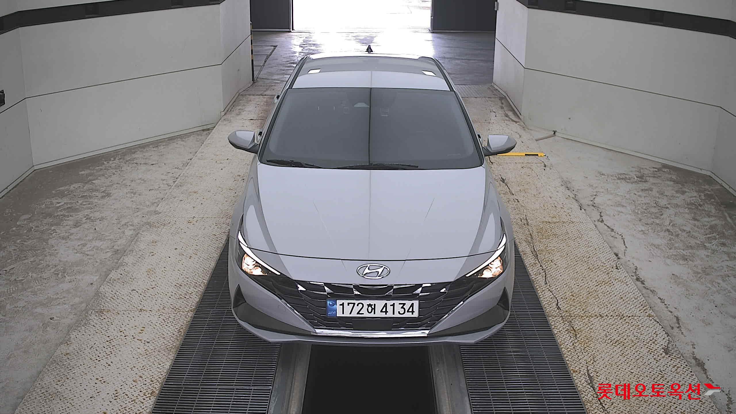 هيونداي أفانتي 2023 MODERN