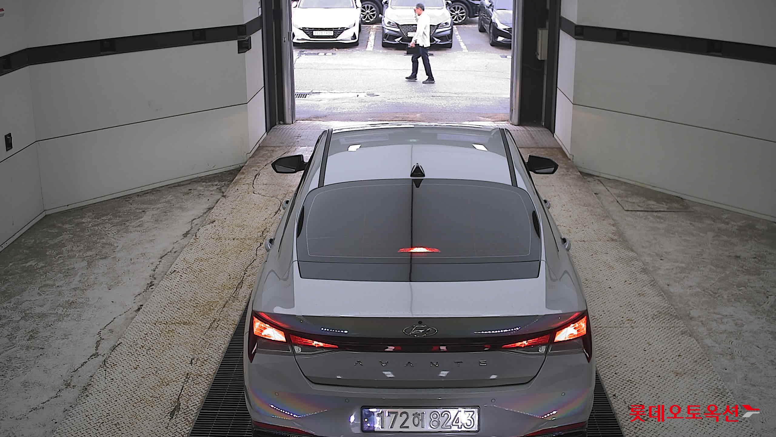 هيونداي أفانتي 2023 MODERN